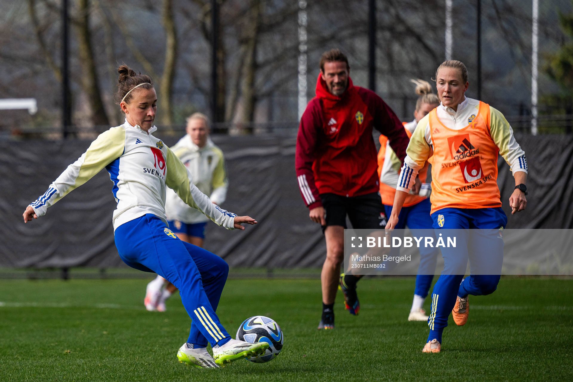 Julia Zigiotti Olme and Magdalena Eriksson of the Swedish