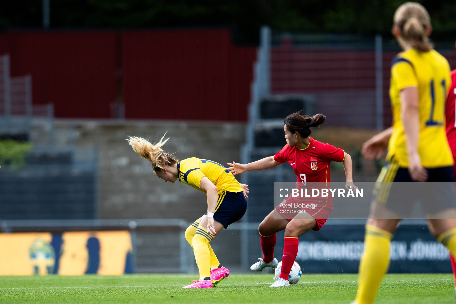 Matilda Vinberg of Sweden and Lihong Yin of China