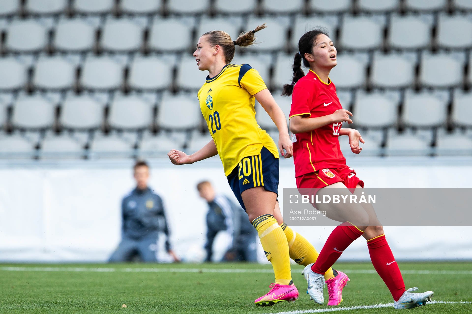 Cornelia Kapocs of Sweden celebrates