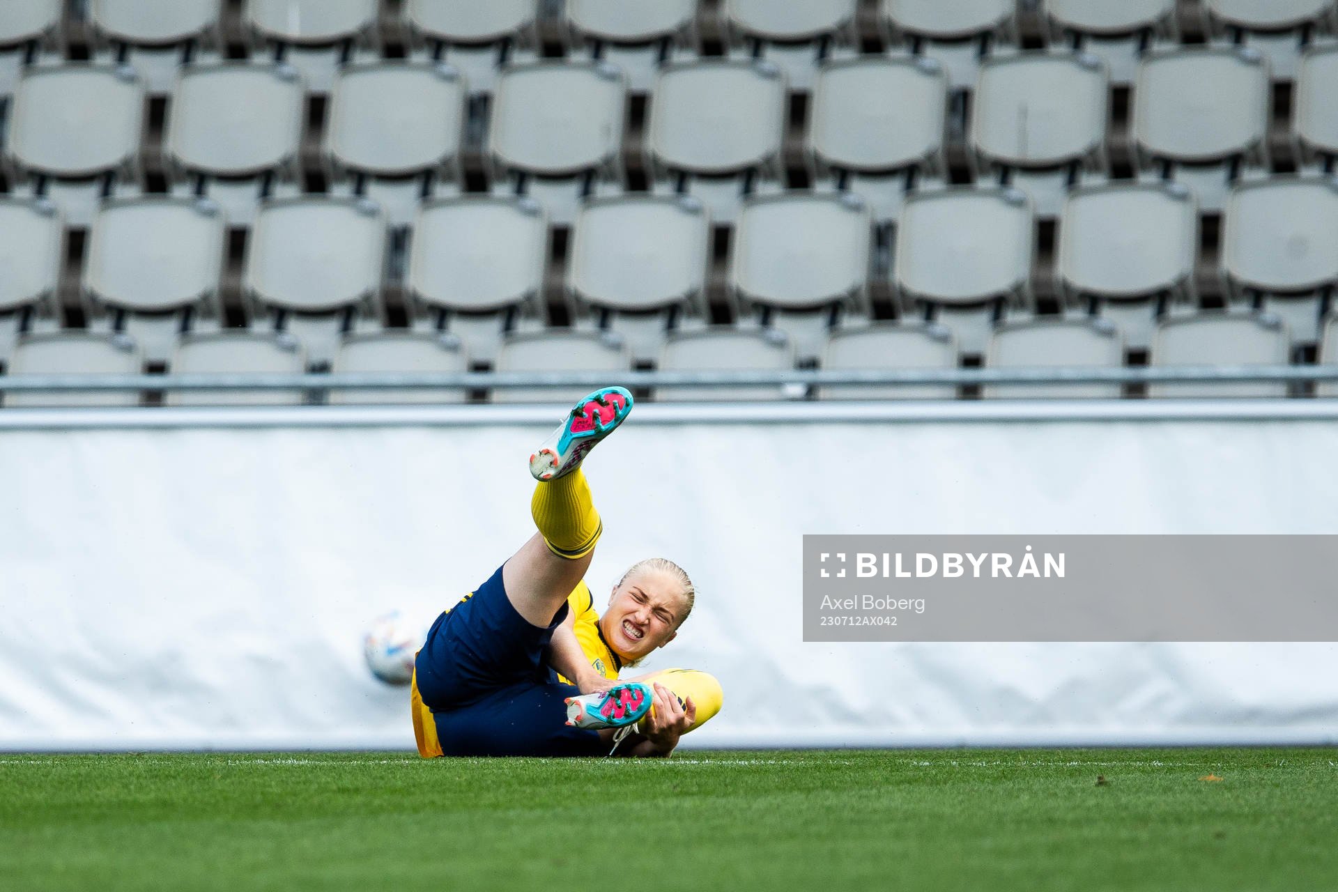 Wilma Leidhammar of Sweden in pain