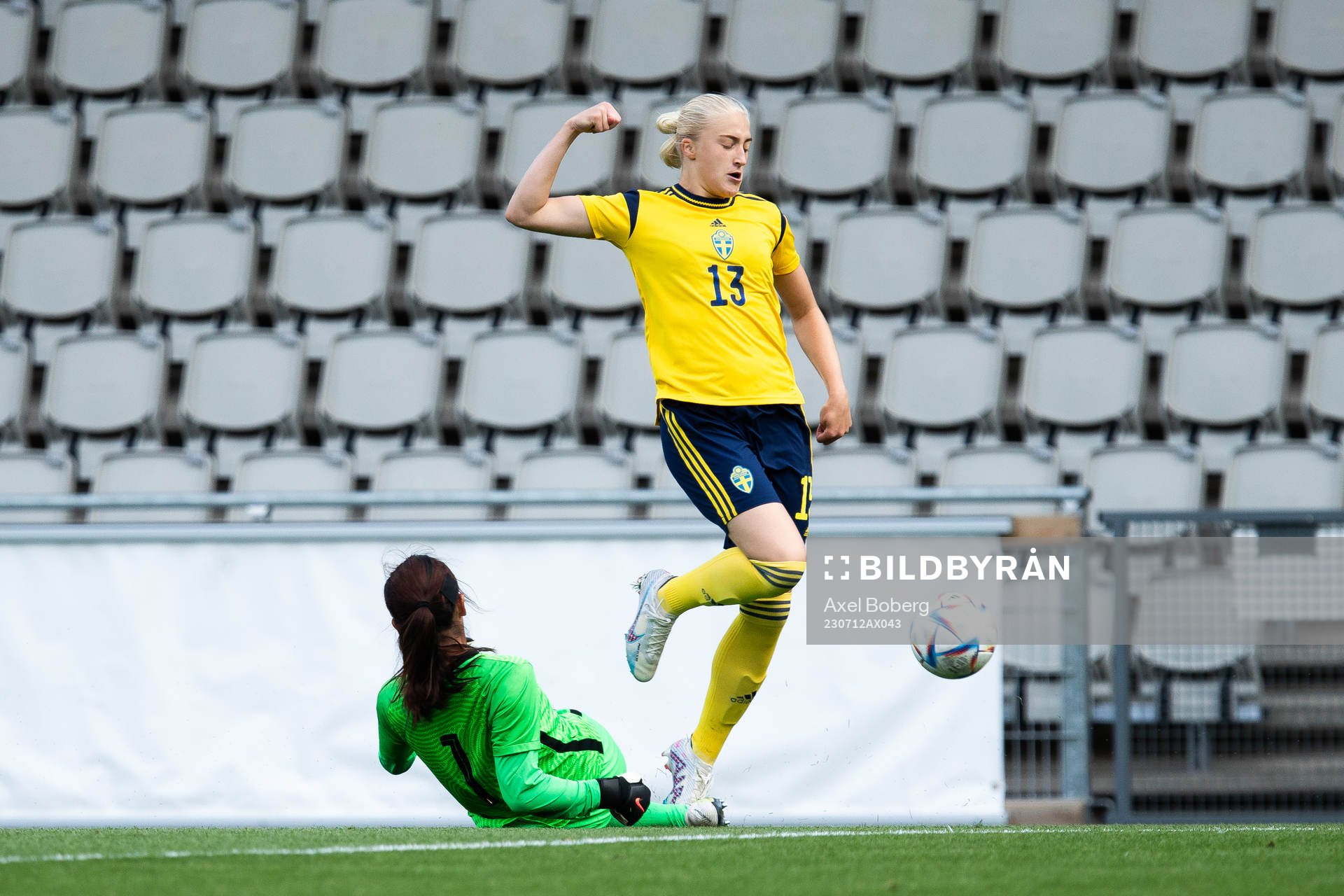 Goalkeeper Liu Chen of China and Wilma Leidhammar of Sweden