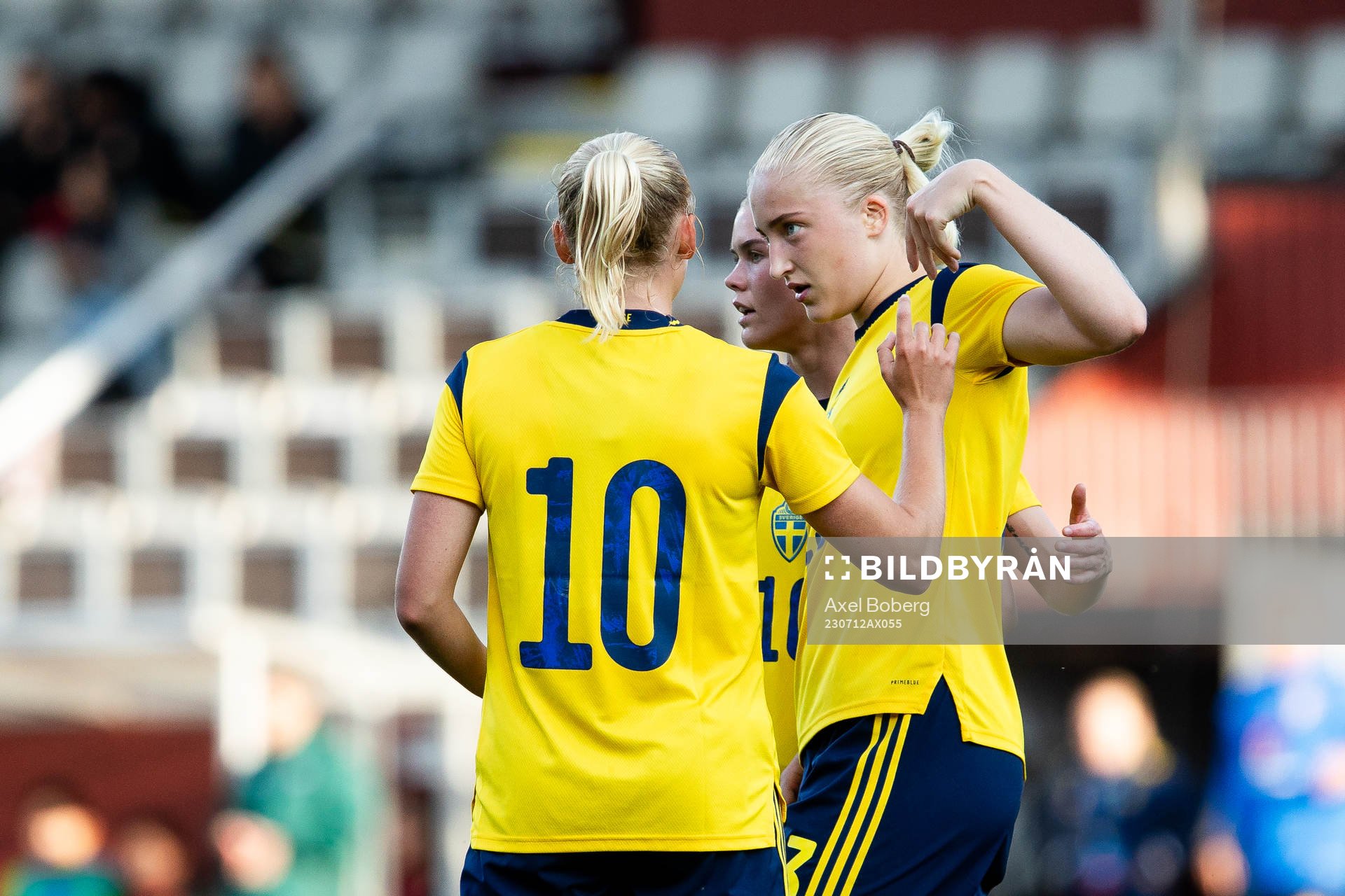 Stinalisa Johansson and Wilma Leidhammar of Sweden celebrate