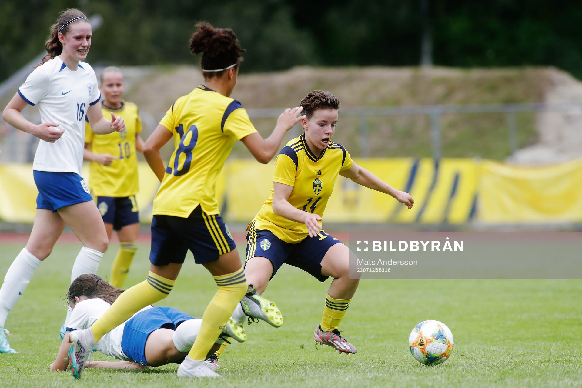 Sveriges Isabelle Goldman under fotbollsmatchen i F16 Nordisk flickturnering mellan Sverige och England den 12 juli 2023 i Kovland.