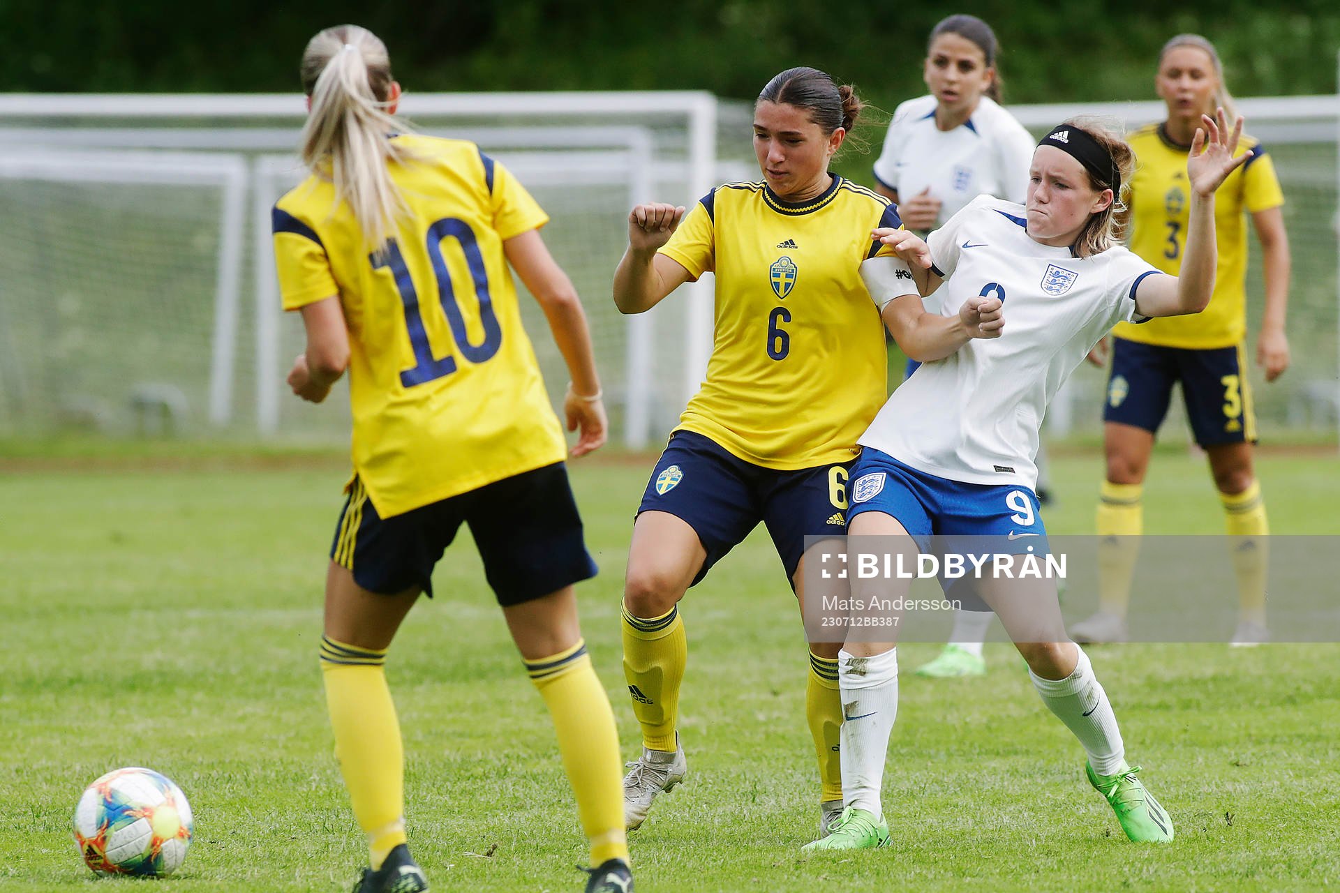 Sveriges Thea Staffansson och Englands Isabel Hebbard