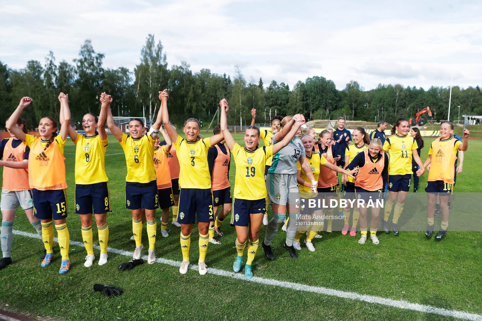 Sveriges spelare jublar