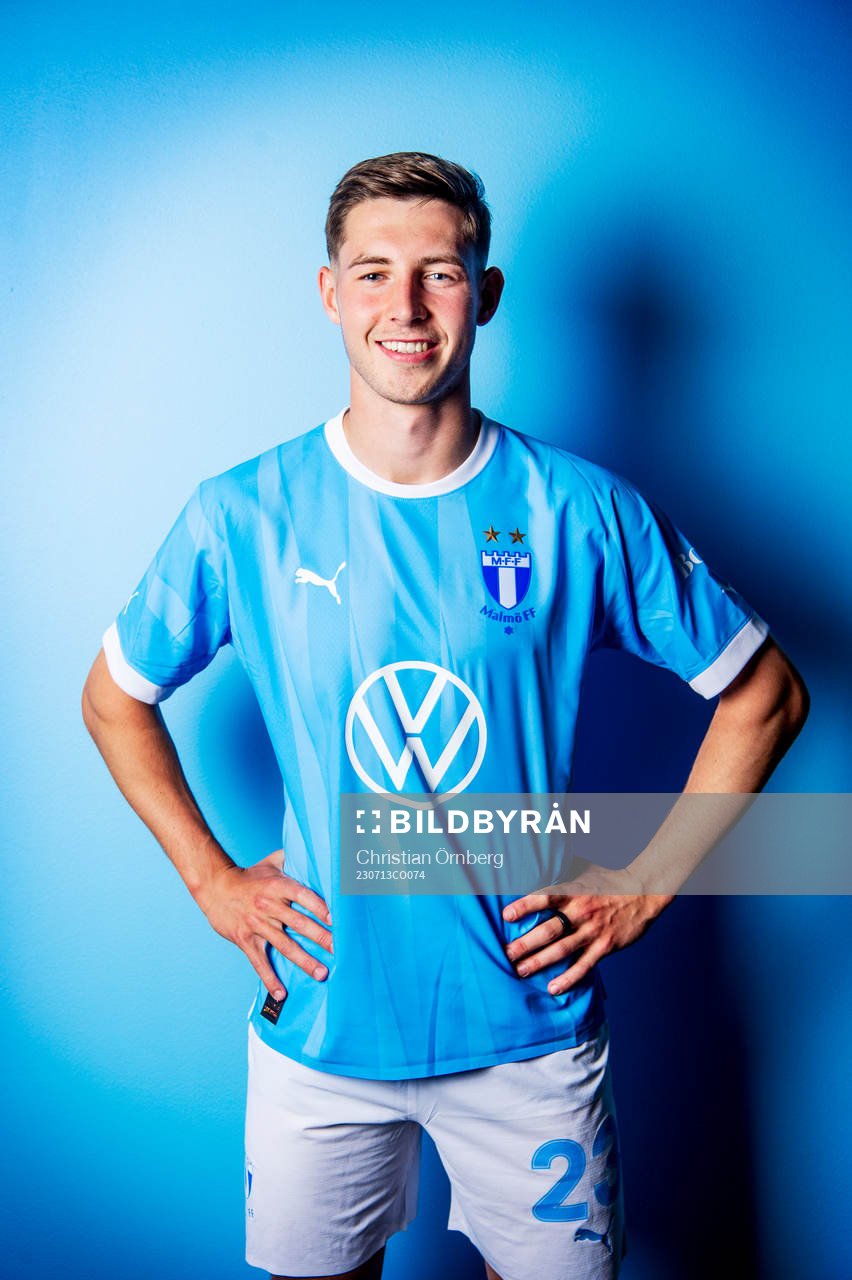 Malmö FF presenterar Lasse Berg Johnsen som ny spelare.
