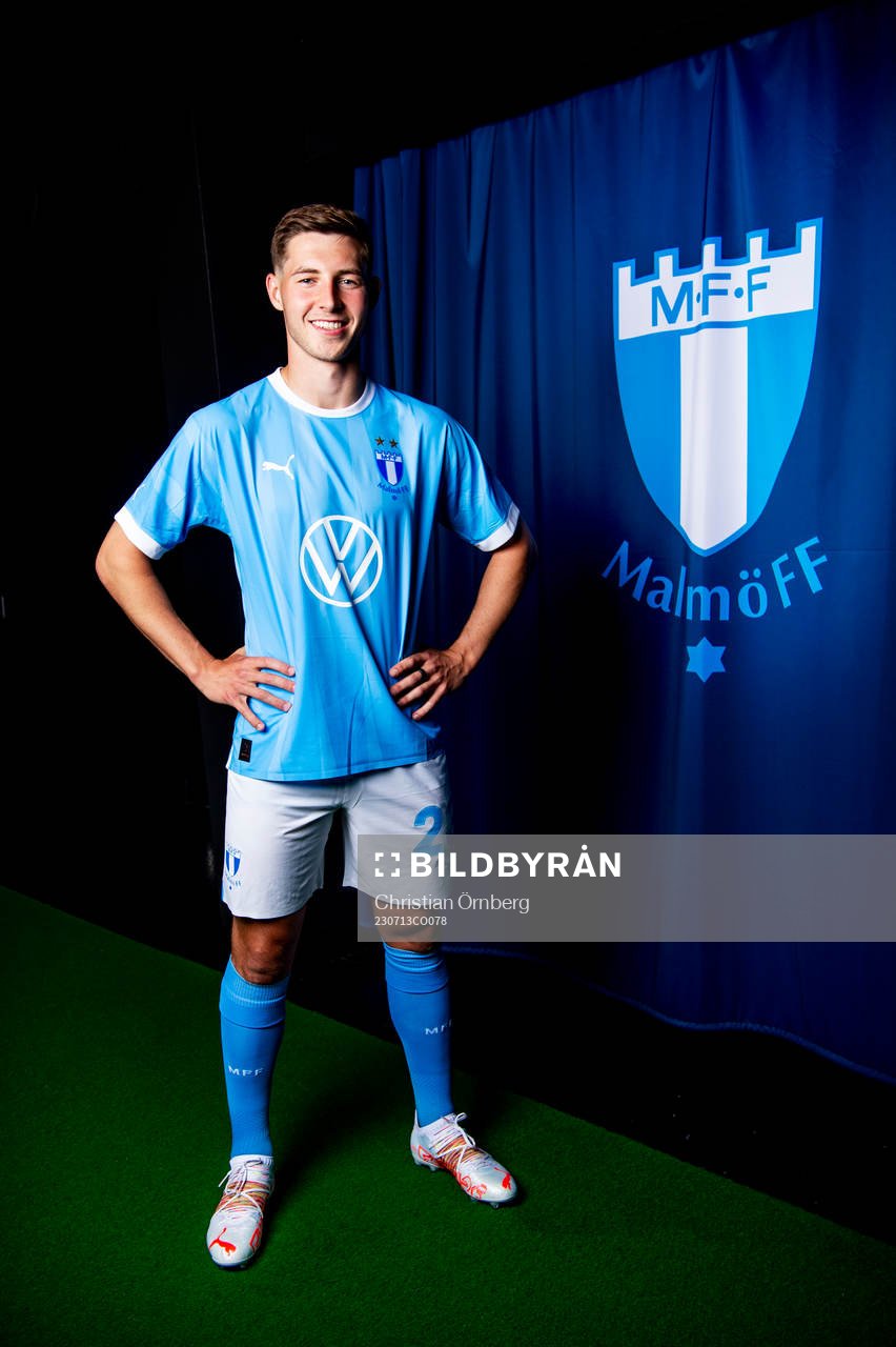 Malmö FF presenterar Lasse Berg Johnsen som ny spelare.