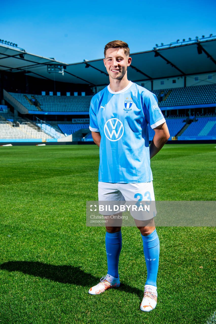 Malmö FF presenterar Lasse Berg Johnsen som ny spelare.