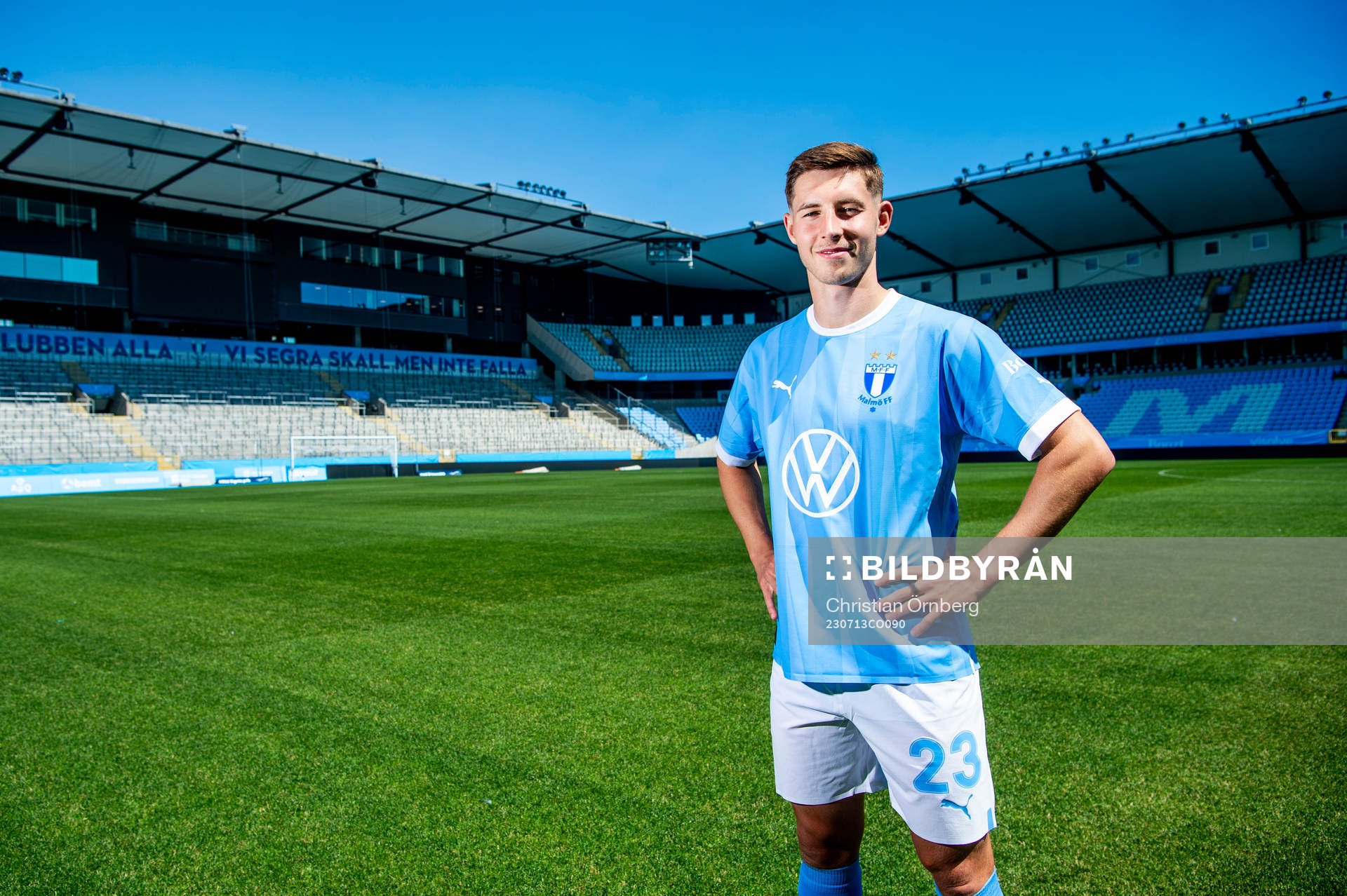 Malmö FF presenterar Lasse Berg Johnsen som ny spelare.