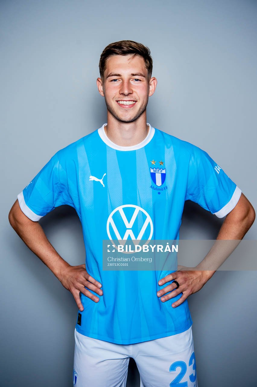 Malmö FF presenterar Lasse Berg Johnsen som ny spelare.