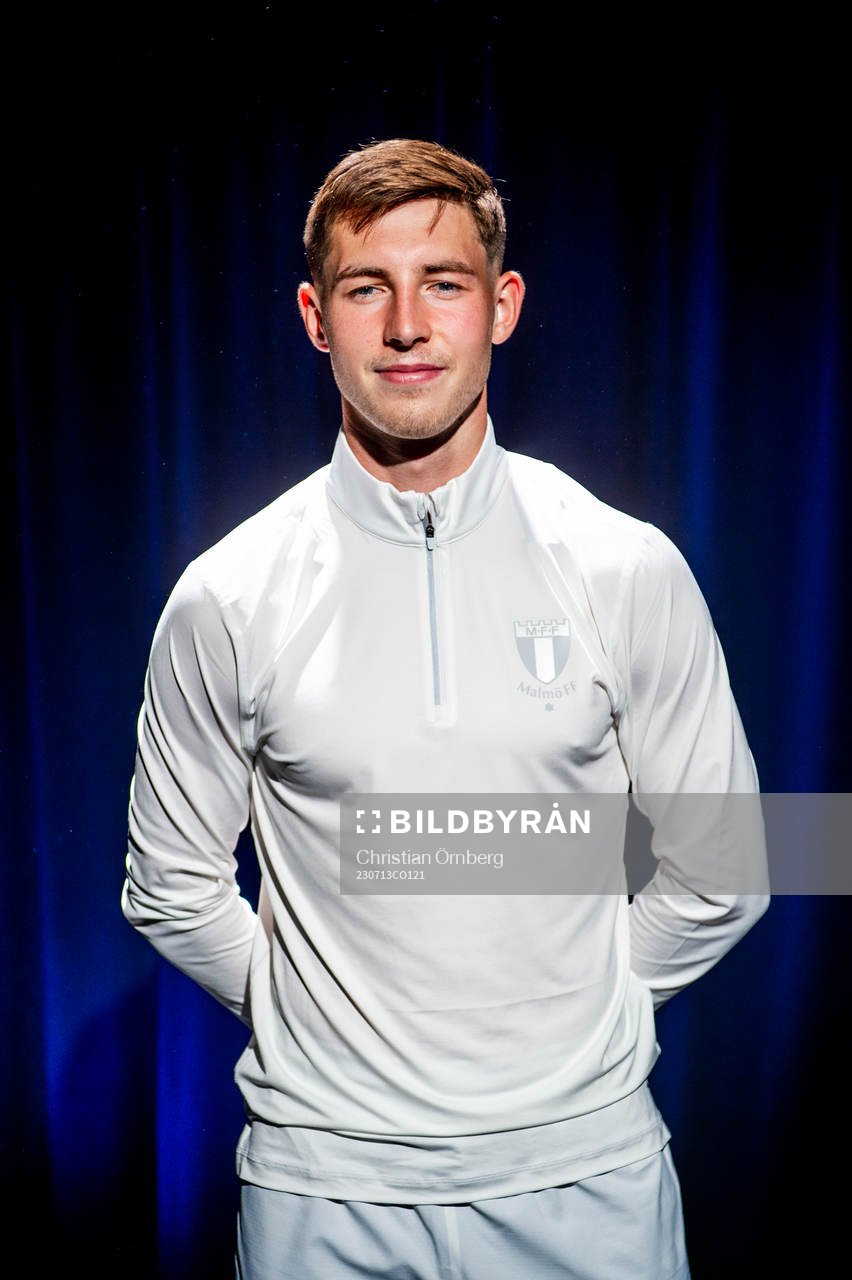 Malmö FF presenterar Lasse Berg Johnsen som ny spelare.