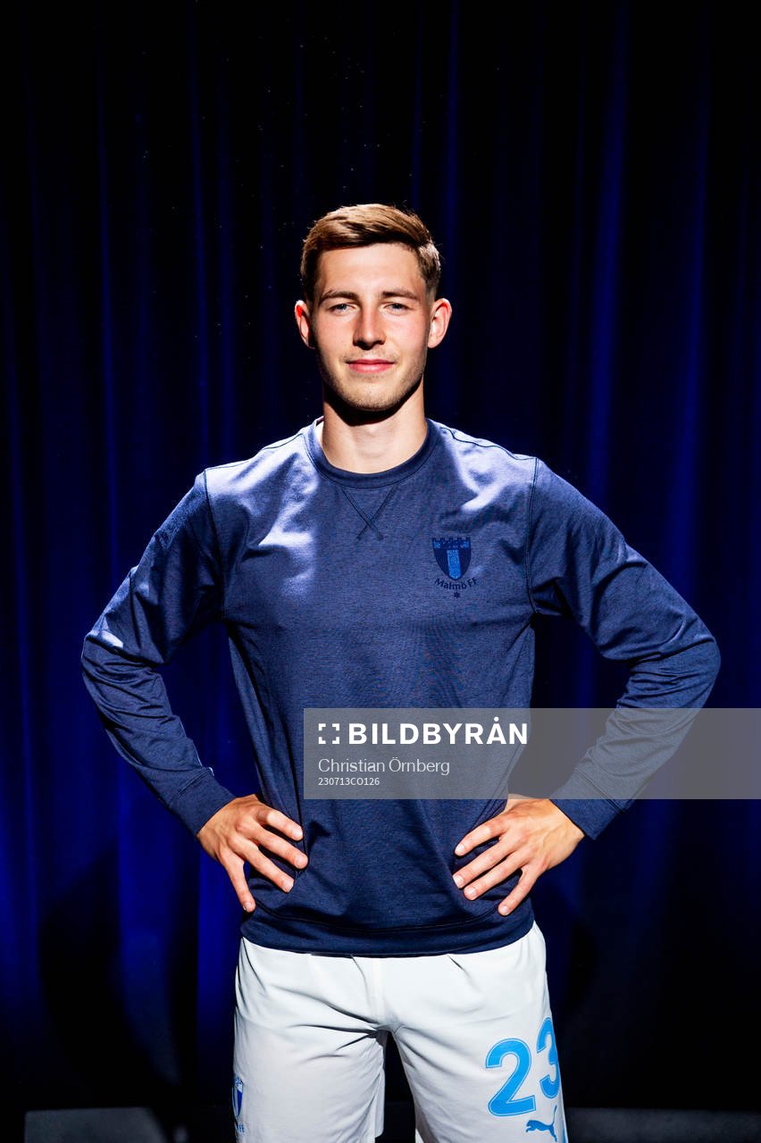 Malmö FF presenterar Lasse Berg Johnsen som ny spelare.