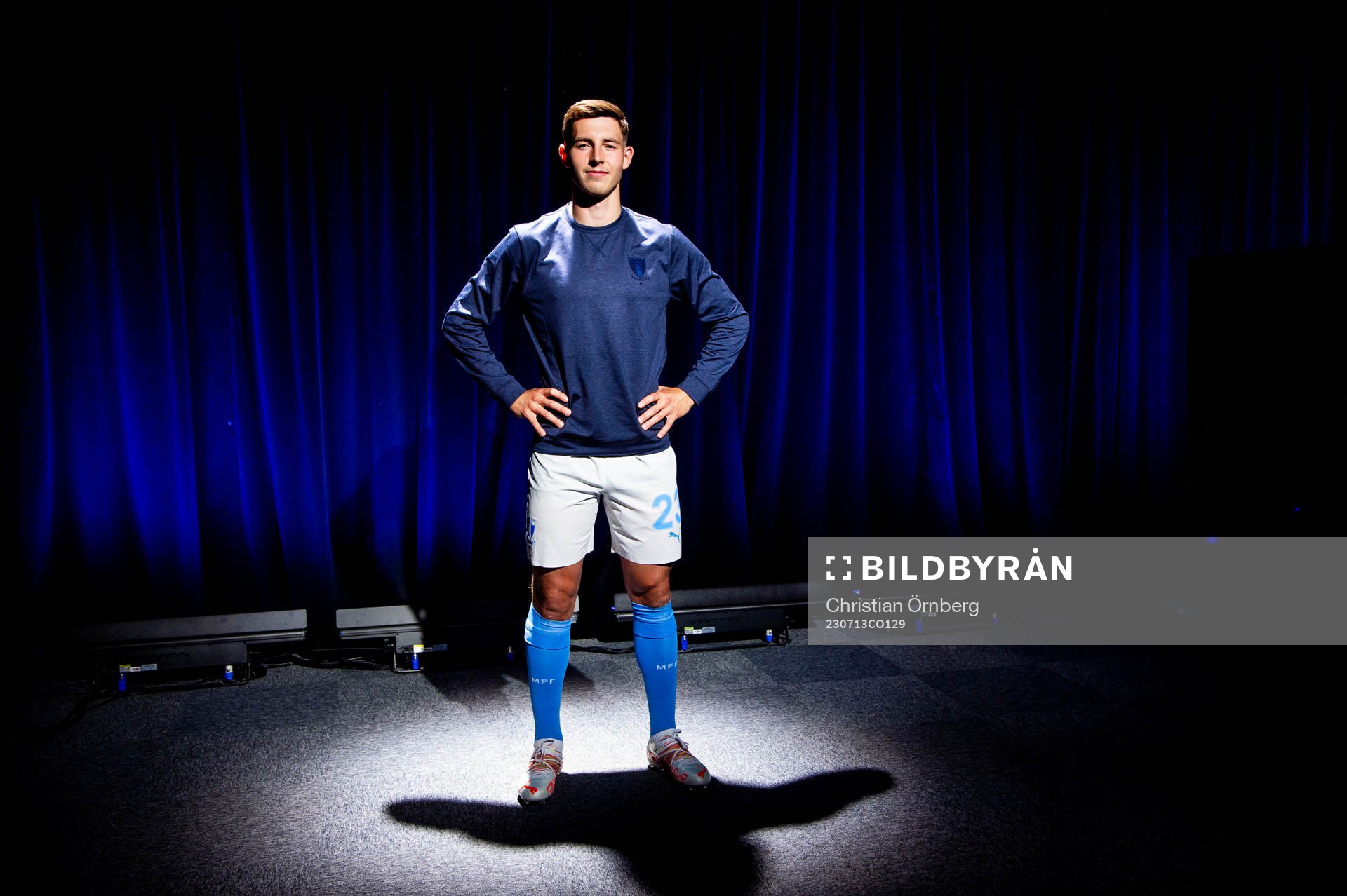 Malmö FF presenterar Lasse Berg Johnsen som ny spelare. Lasse Berg Johnsen under en porträttfotografering med Malmö FF den 13 juli 2023 i Malmö.