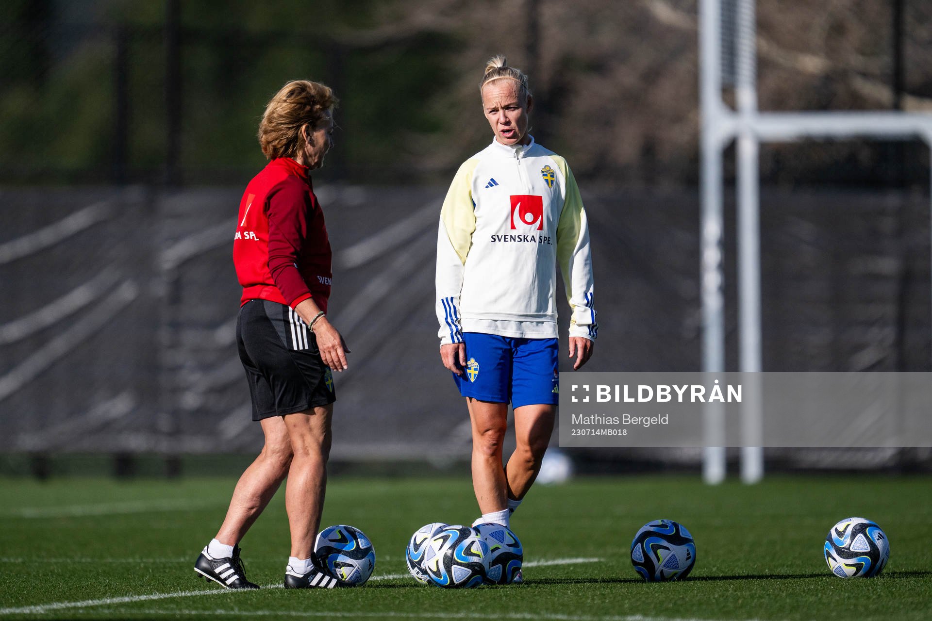 Physio Annica Näsmark and Caroline Seger of the Swedish