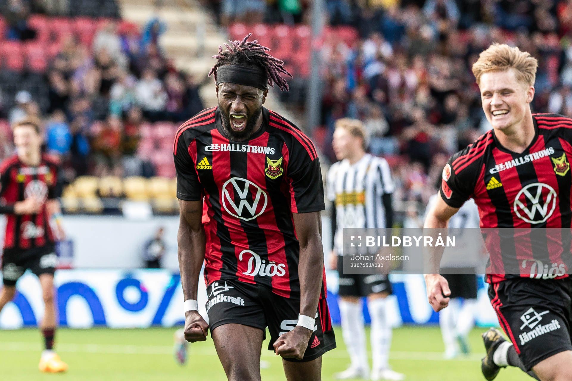 Östersunds Mansour Sinyan jublar