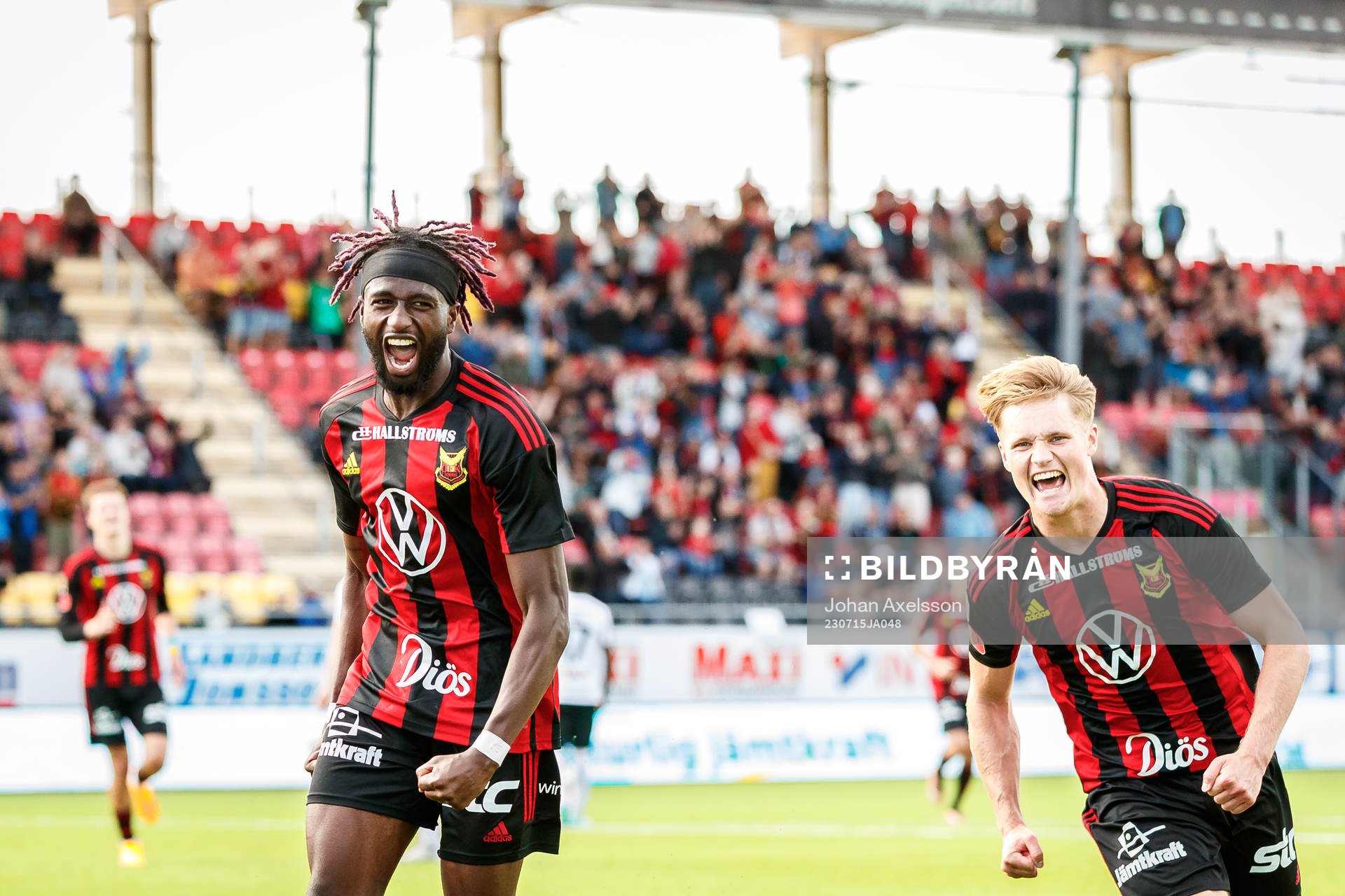 Östersunds Mansour Sinyan jublar