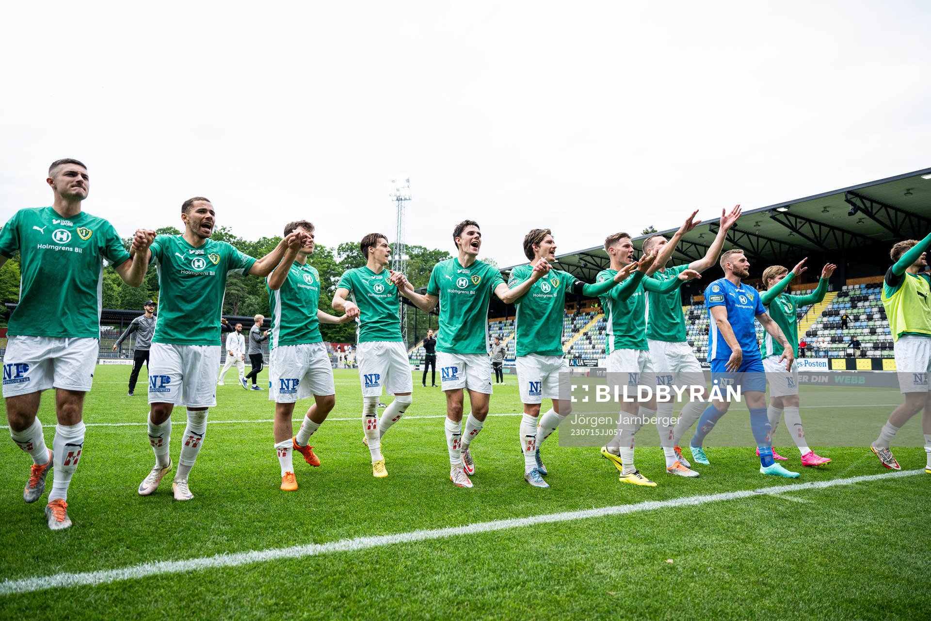 Jönköpings Södras spelare jublar efter fotbollsmatchen i Superettan mellan Jönköpings Södra och GIF Sundsvall den 15 juli 2023 i Jönköping.