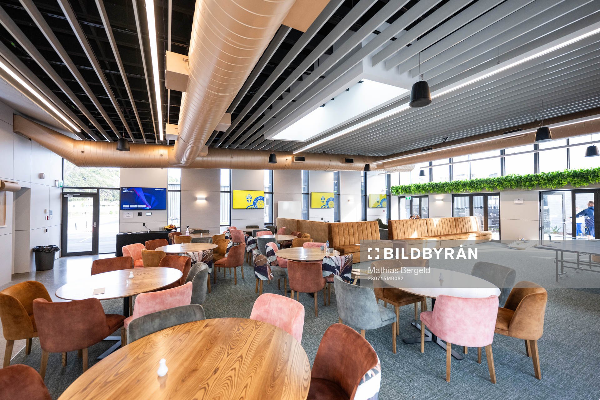 The eating and social area