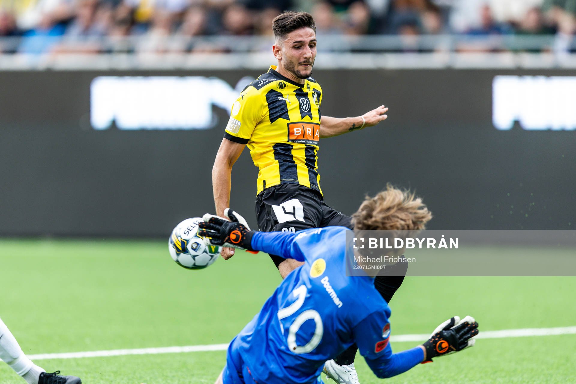 Häckens Filip Trpcevski och Brommapojkarnas målvakt Filip