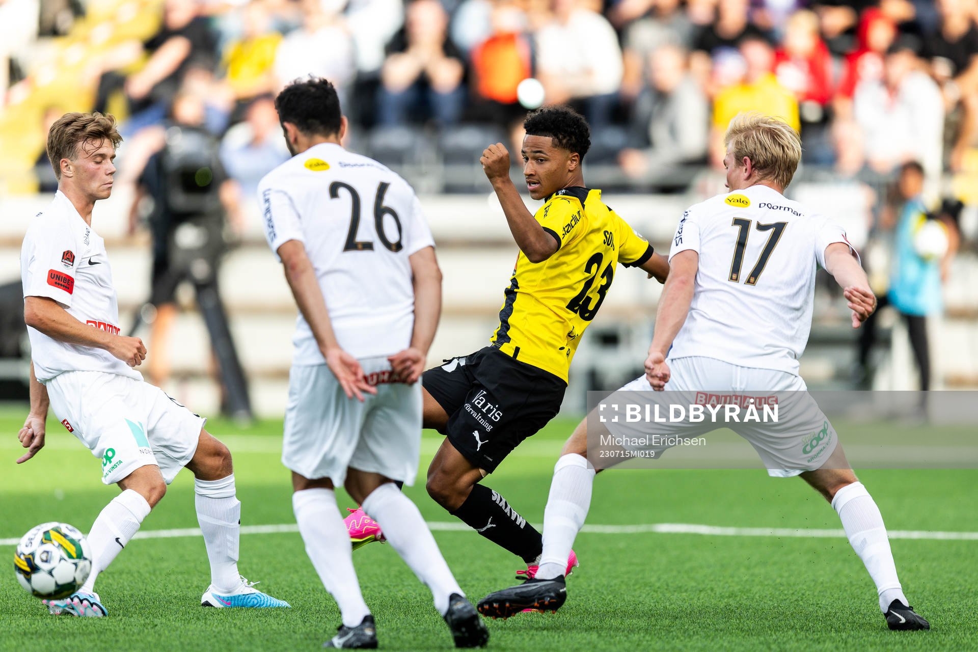 Brommapojkarnas André Calisir och Alexander Jensen mot