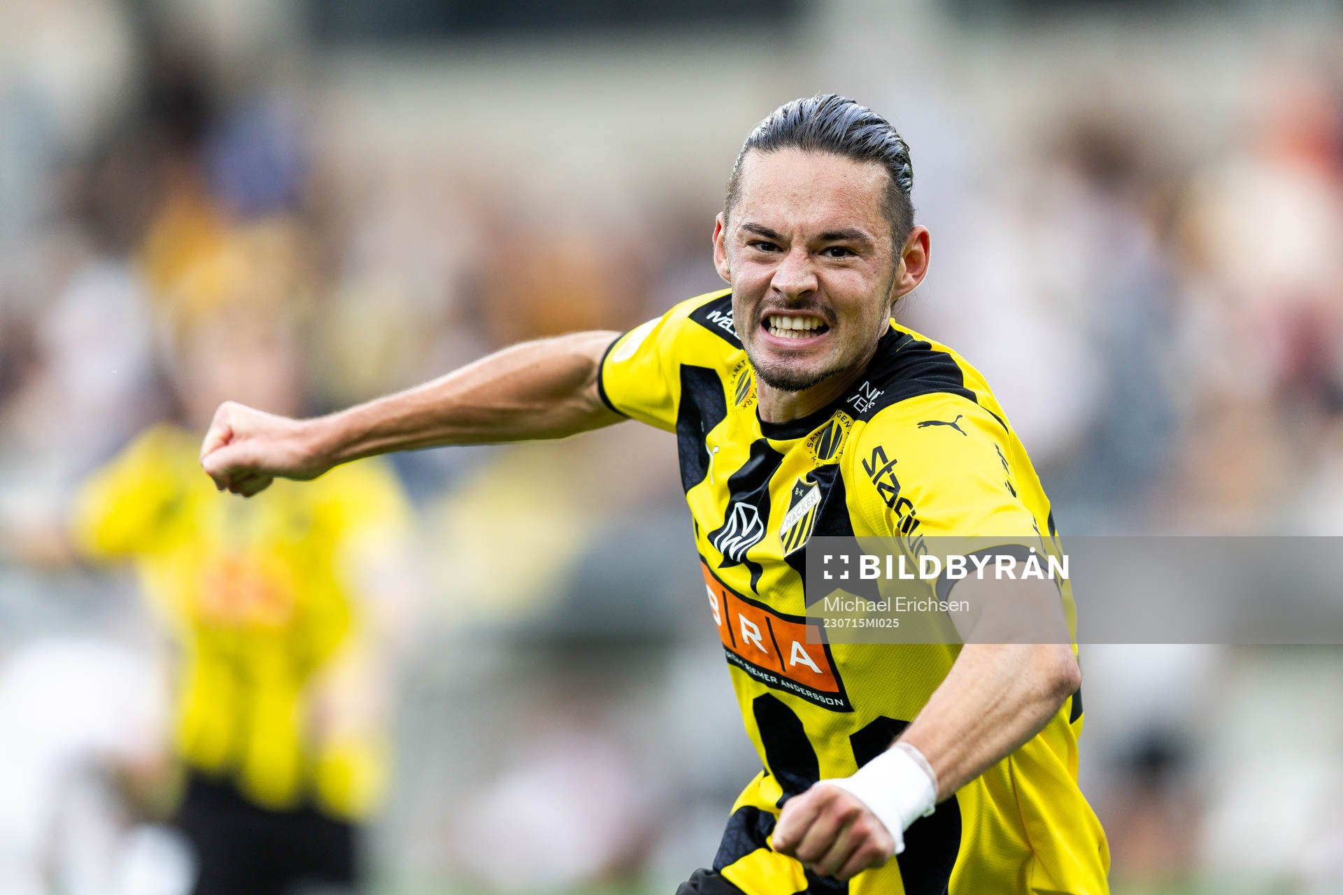 Häckens Amor Layouni jublar