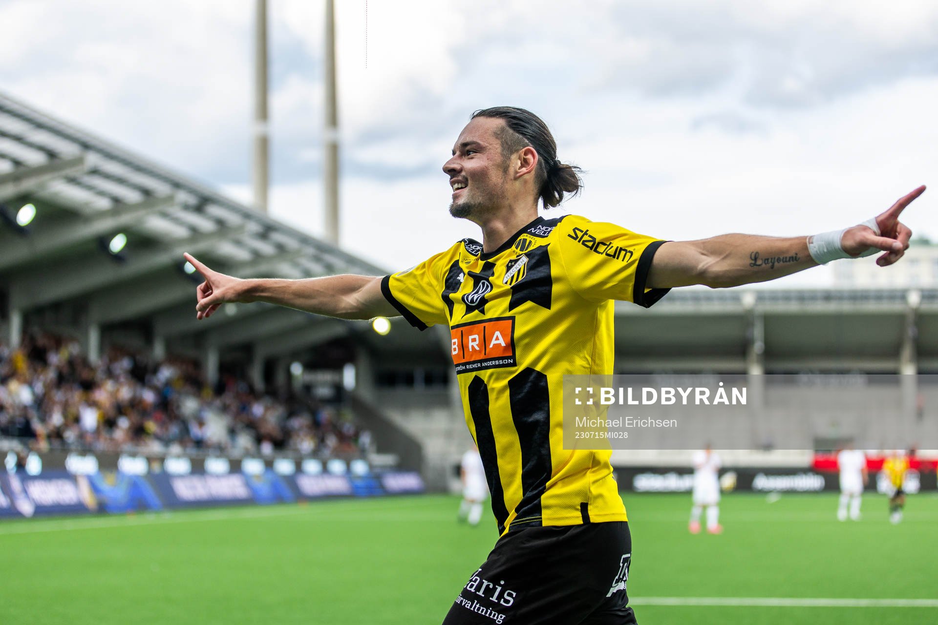 Häckens Amor Layouni jublar