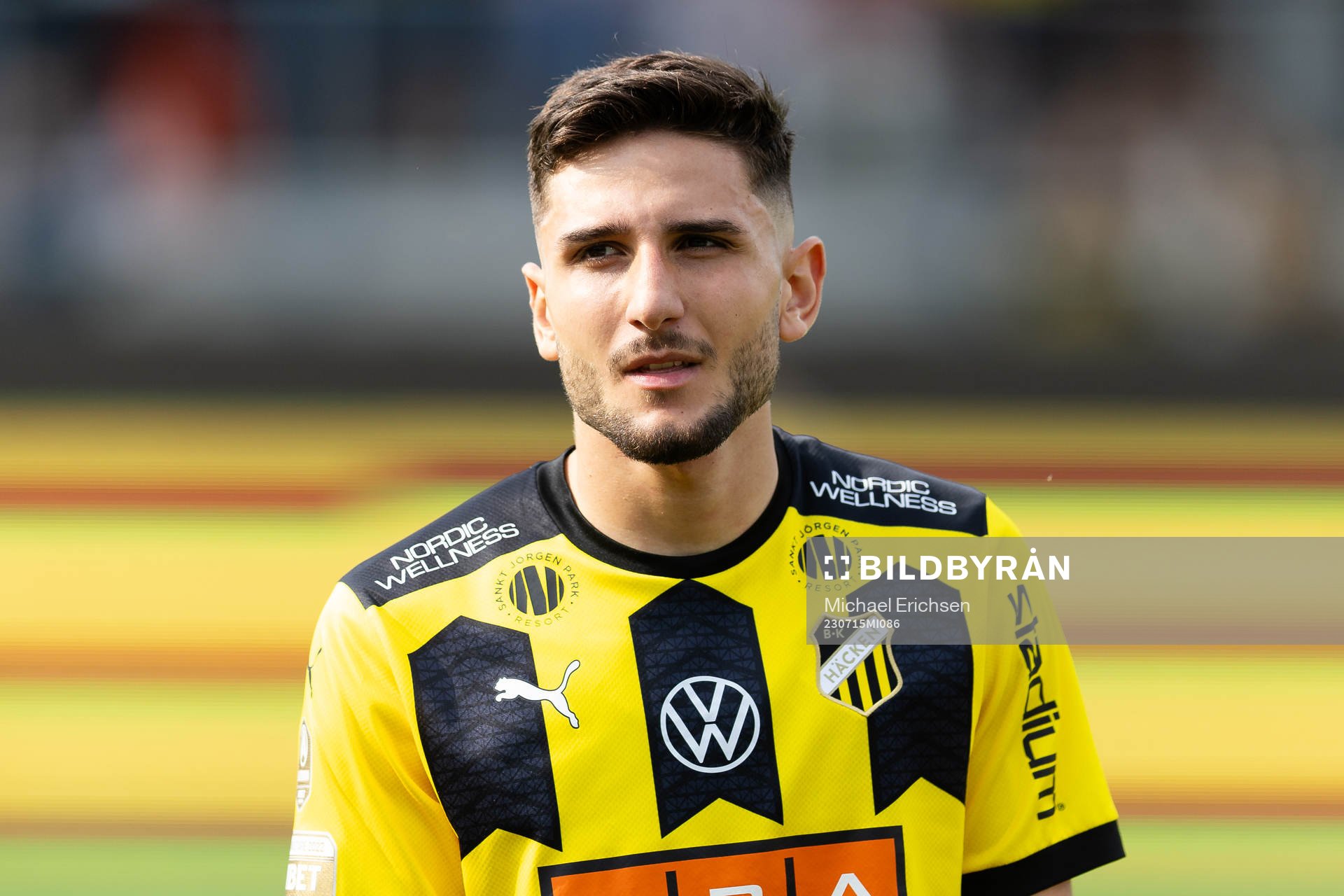 Häckens Filip Trpcevski på line up innan fotbollsmatchen