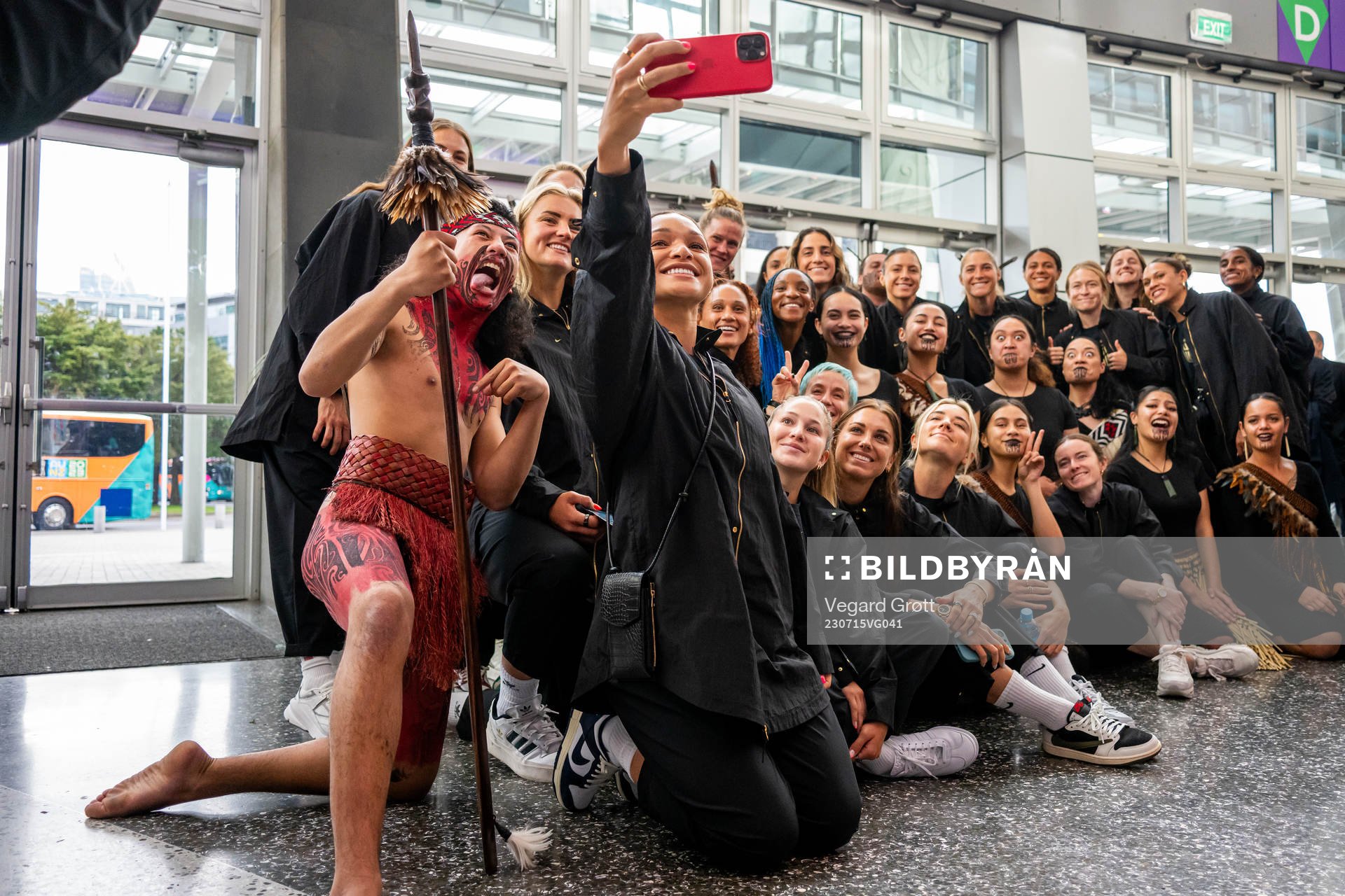 Team USA poses for a picture during a welcome ceremony ahead of the FIFA Women's World Cup on July 15, 2023 in Auckland.