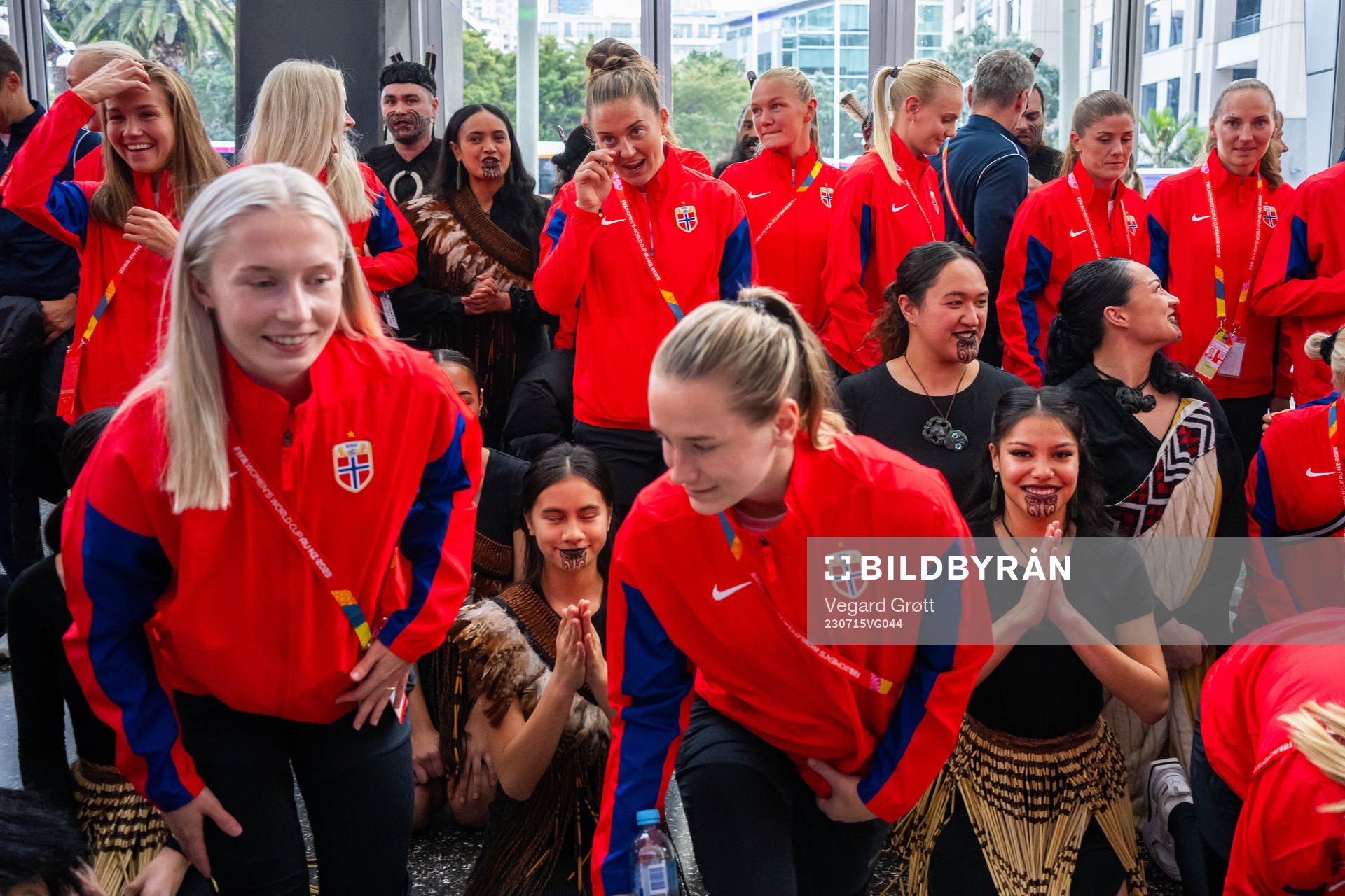 Vilde Bøe Risa and players of the Norwegian women’s