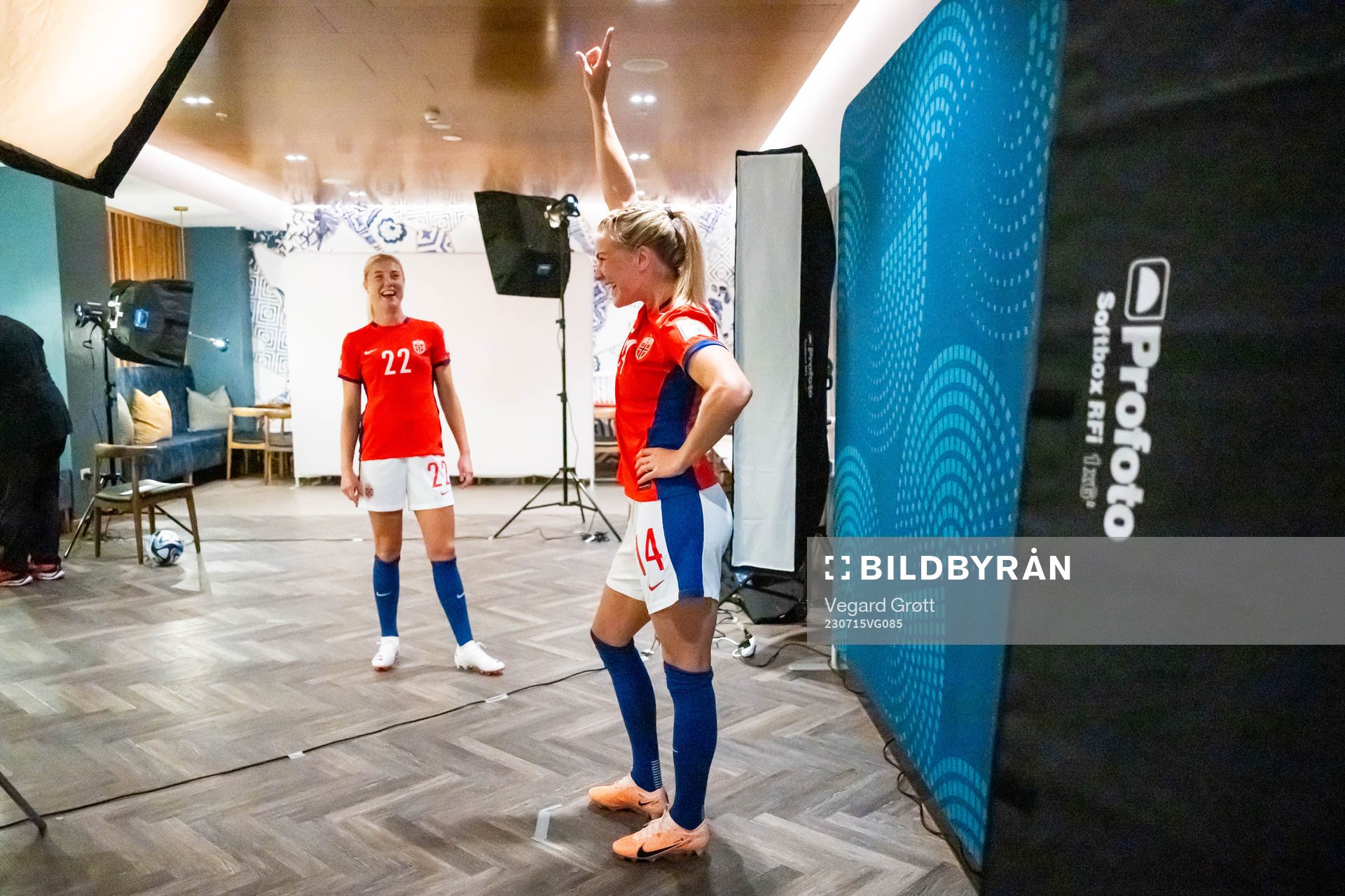 Sophie Román Haug and Ada Hegerberg of the Norwegian