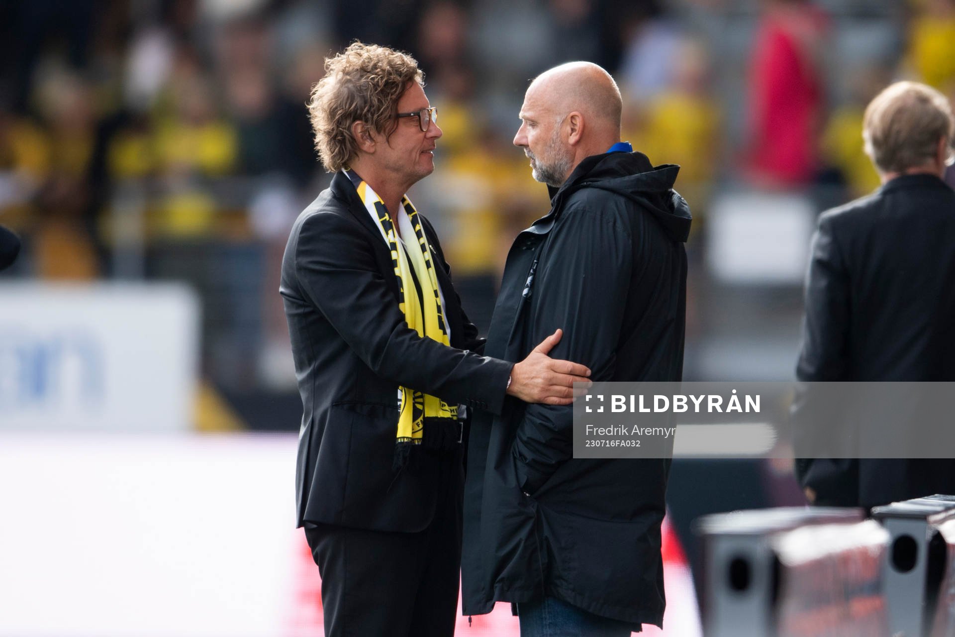 Elfsborgs klubbchef Stefan Andreasson och IFK Göteborgs Klubbchef Håkan Mild efter fotbollsmatchen i Allsvenskan mellan Elfsborg och IFK Göteborg den 16 juli 2023 i Borås. 