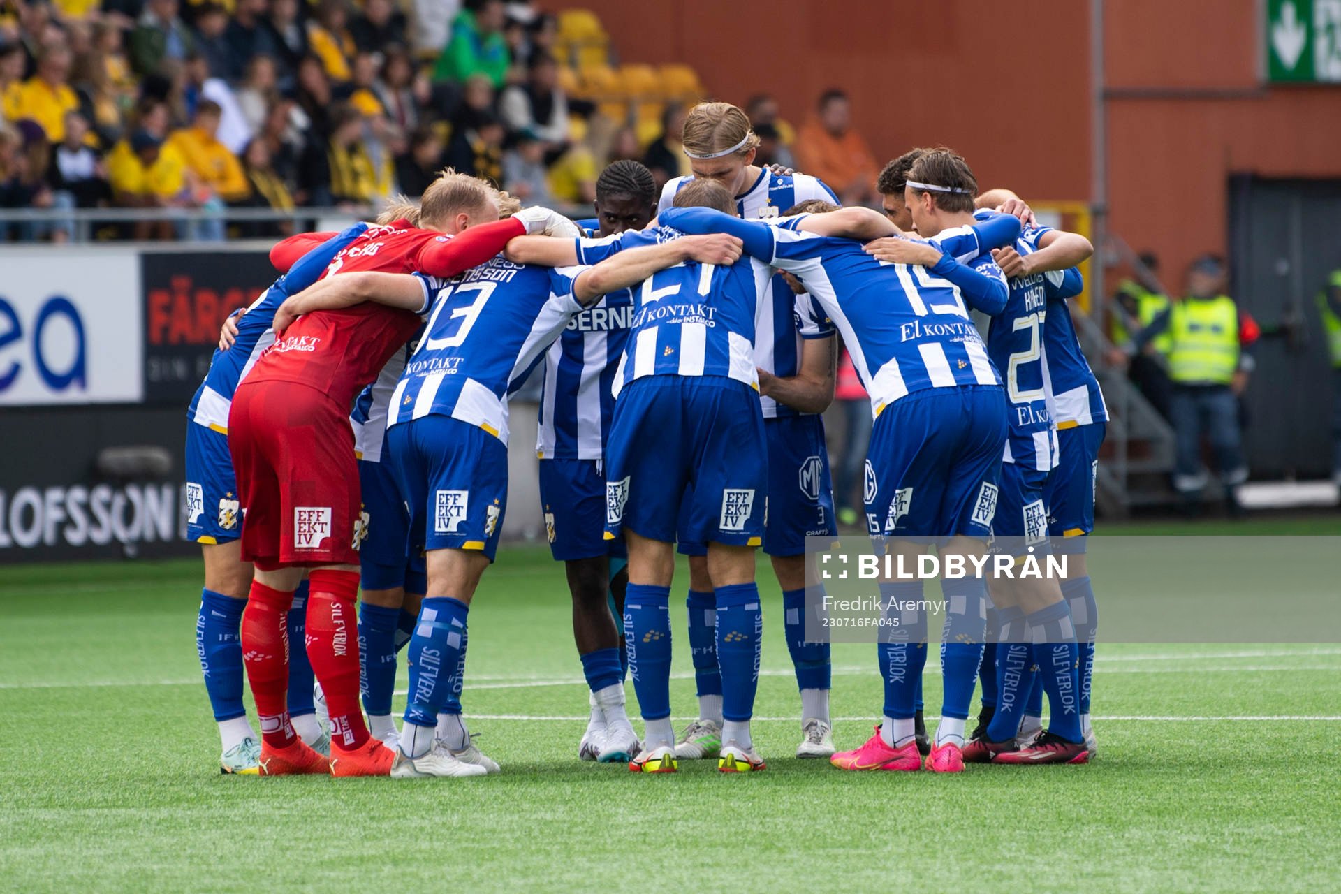 IFK Göteborgs lag samlas innan fotbollsmatchen i