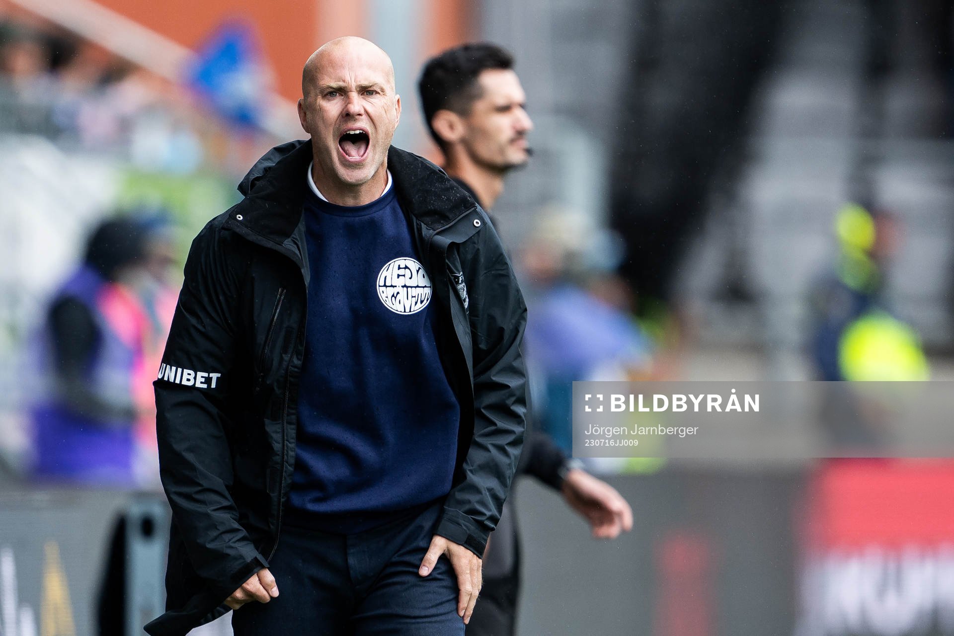 IFK Göteborgs tränare Jens Berthel Askou reagerar