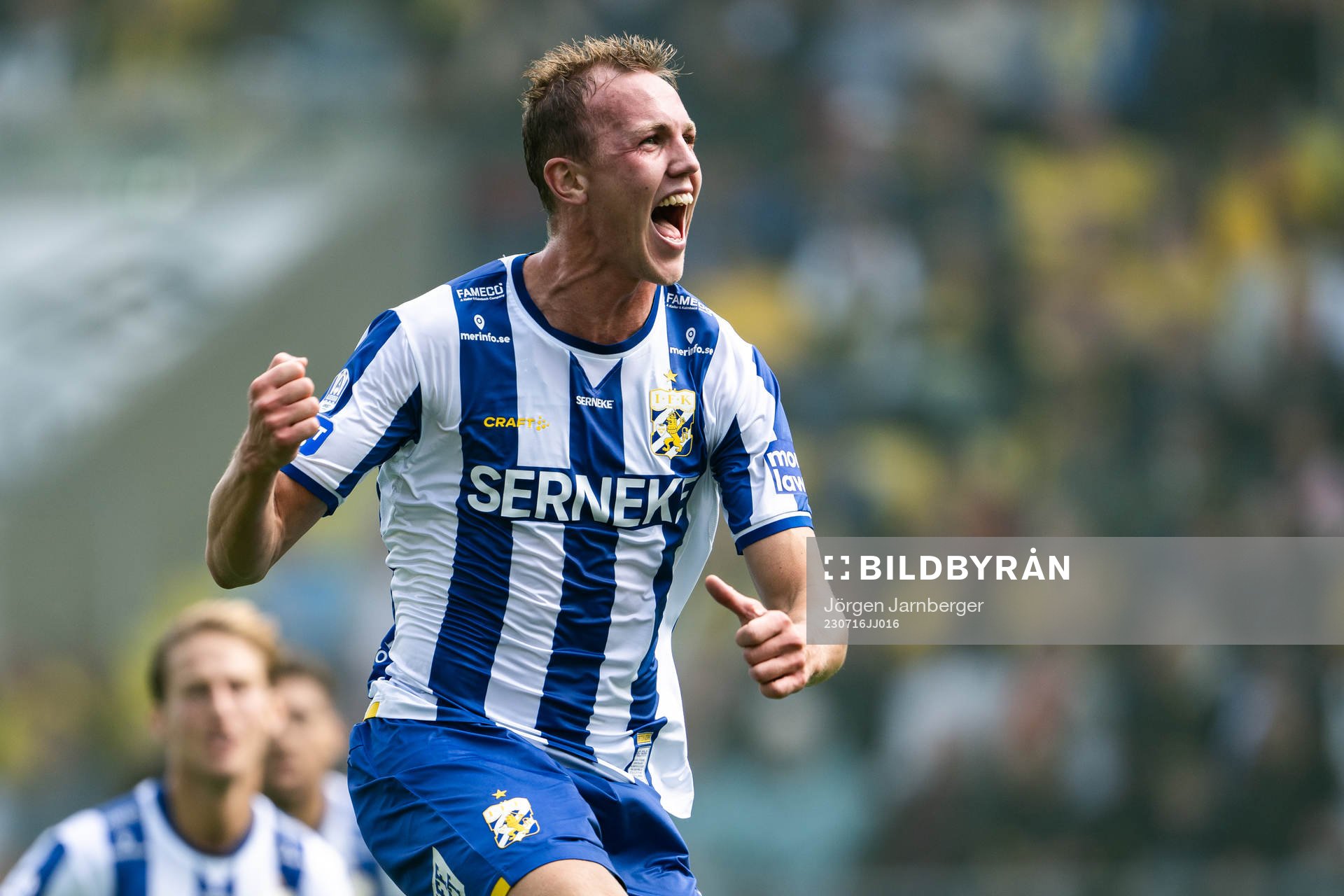 IFK Göteborgs Adam Carlén jublar