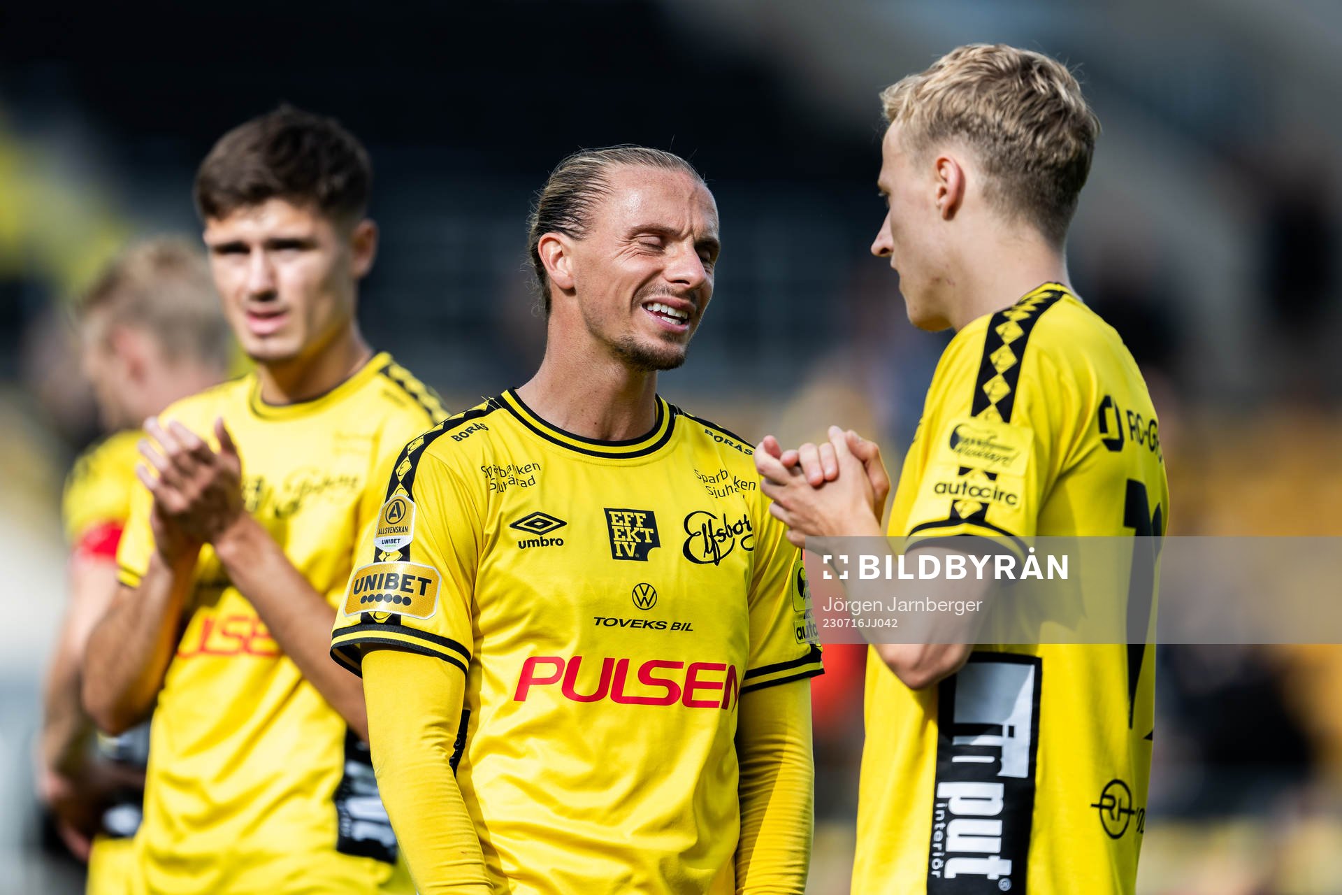 Elfsborgs Niklas Hult och Jeppe Møldrup Okkels deppar