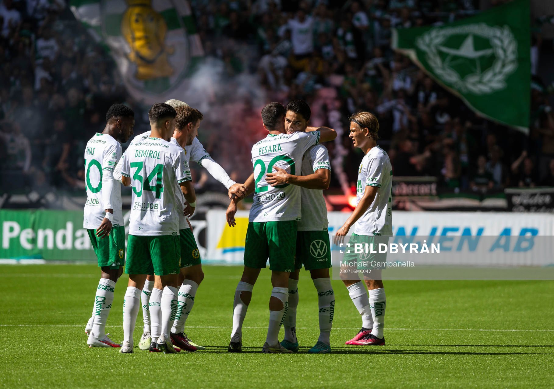 Hammarbys spelarna jublar