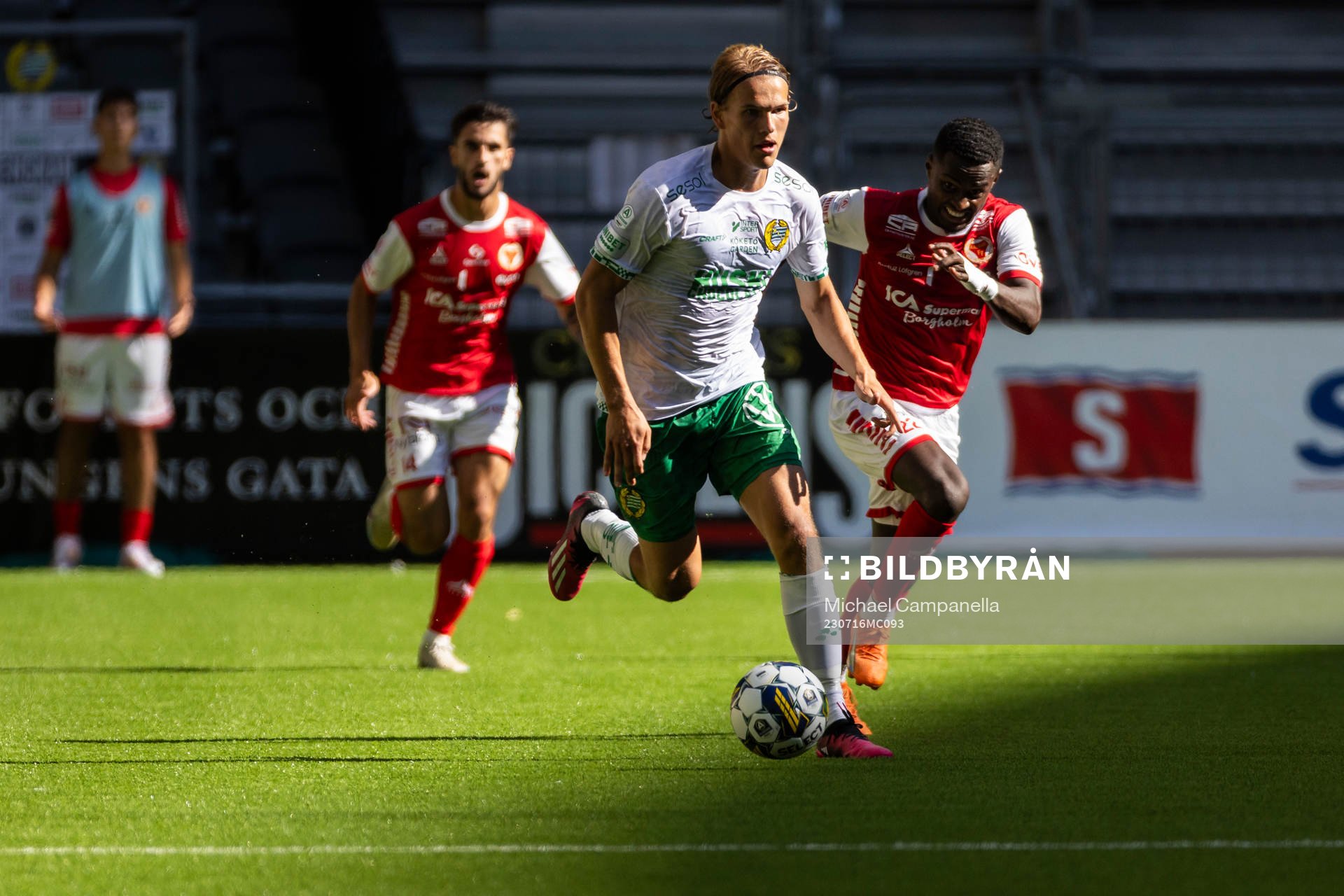 Hammarbys Markus Karlsson och Kalmars Nahom Girmai Netabay