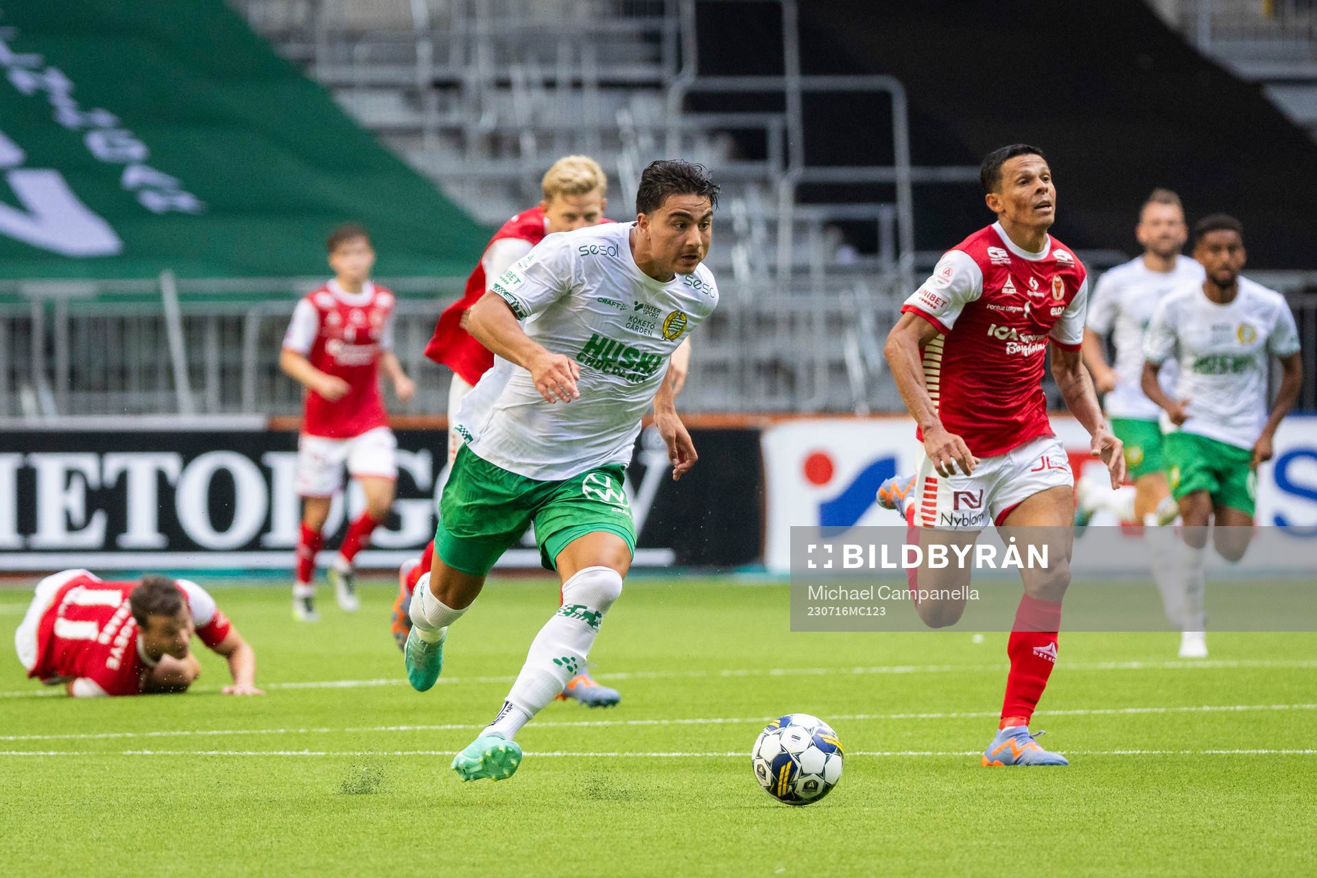 Hammarbys Jusef Erabi och Kalmars Romario Pereira Sipiao