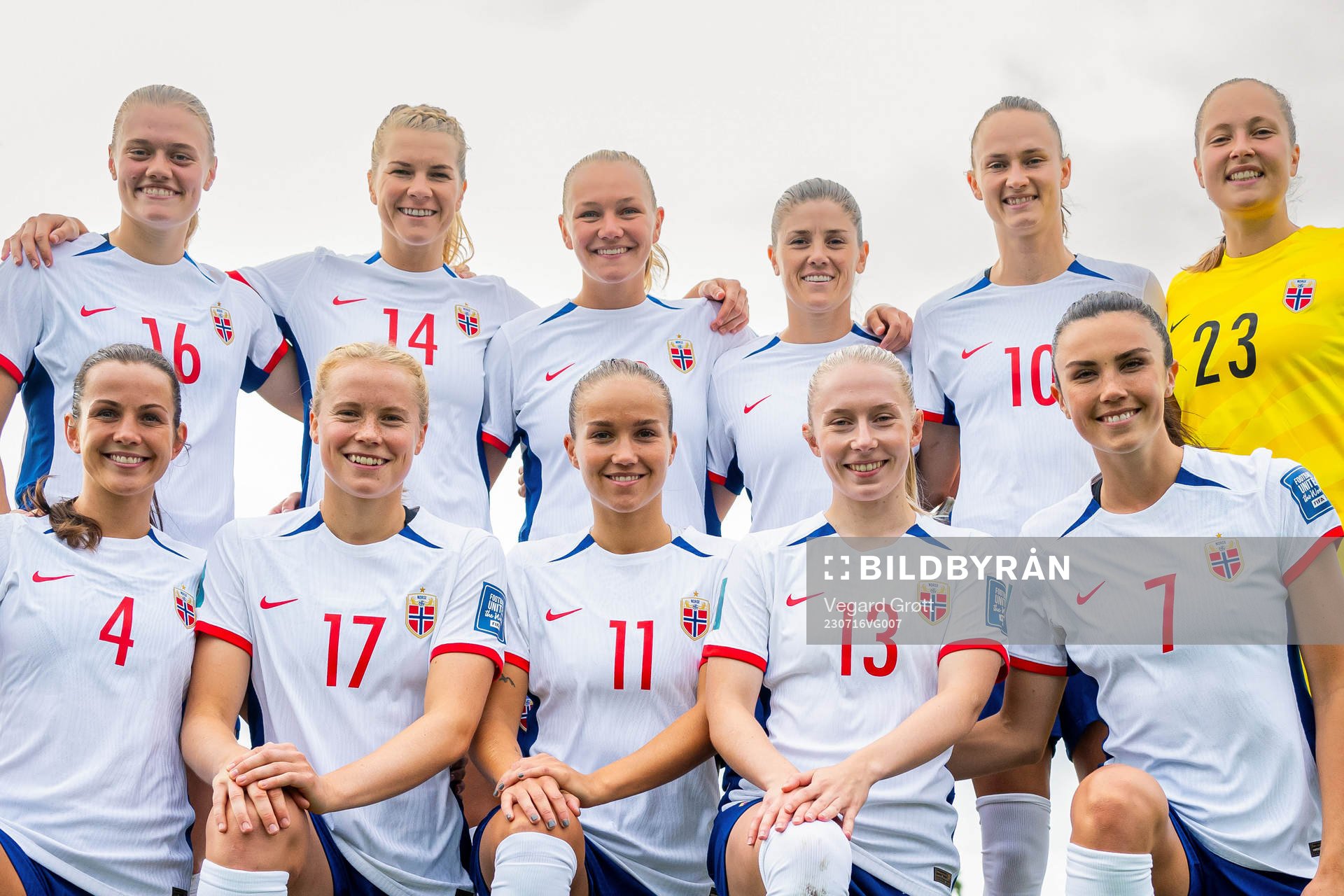 The starting eleven of Norway pose for a team photo ahead of the behind-closed-doors practice game between Portugal and Norway ahead of the FIFA Women's World Cup on July 16, 2023 in Auckland. Top left: Mathilde Harviken, Ada Hegerberg, Frida Maanum, Maren Mjelde, Caroline Graham Hansen and goalkeeper Aurora Mikalsen. Front left: Tuva Hansen, Julie Blakstad, Guro Reiten, Thea Bjelde and Ingrid Syrstad Engen.