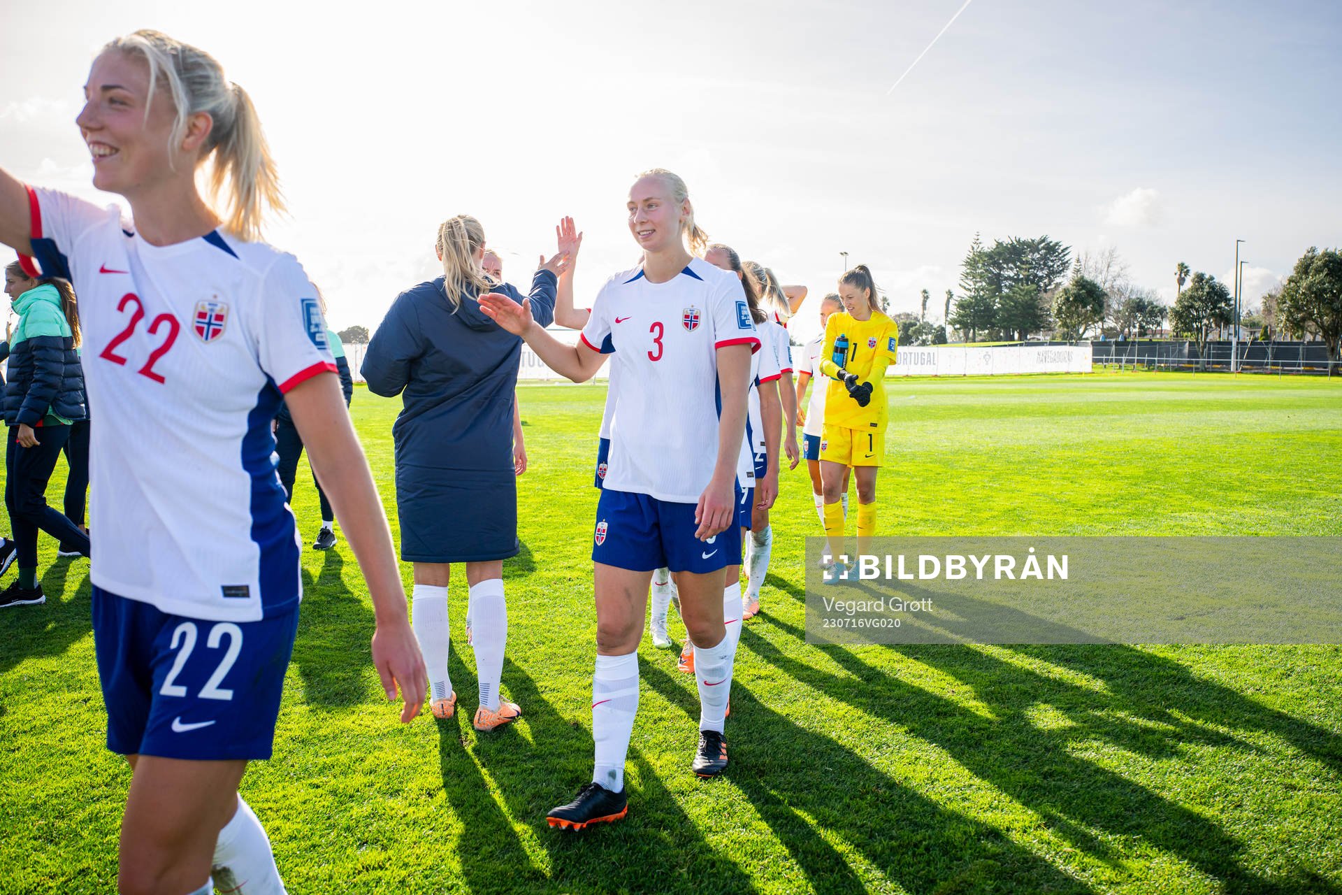 Sara Hørte and players of Norway