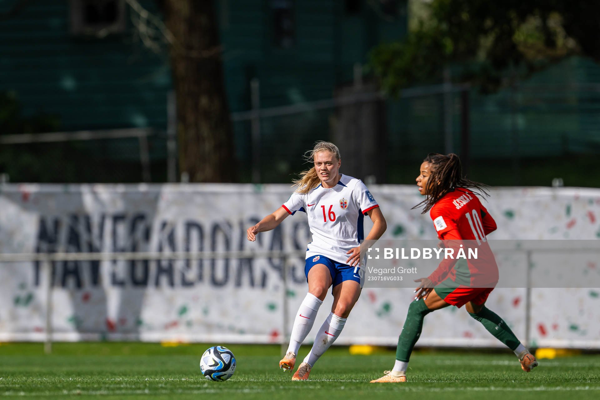 Mathilde Harviken of Norway and Jéssica Silva of Portugal