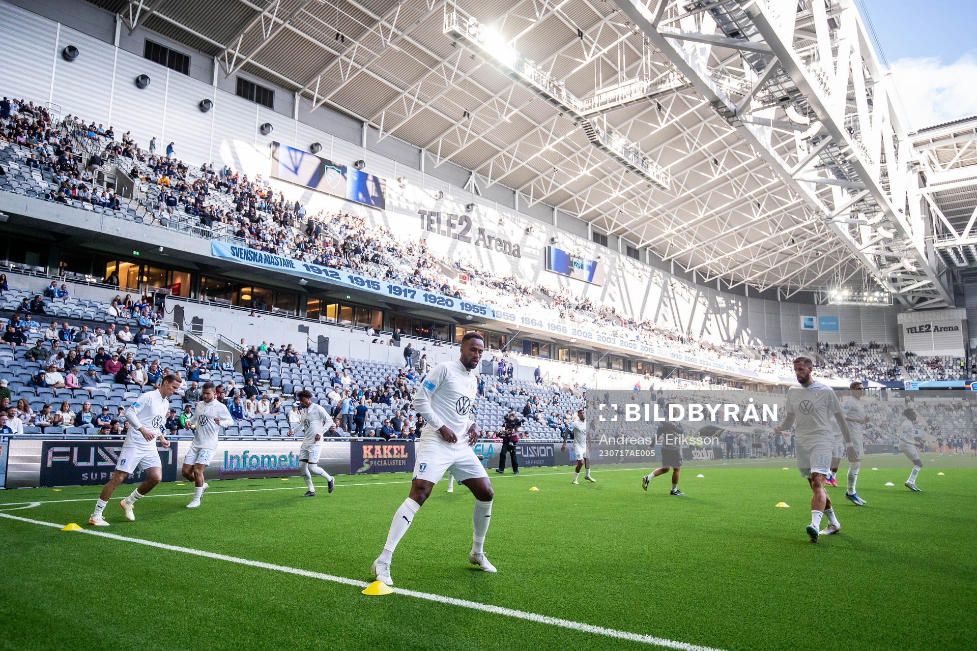 Malmö FFs spelare värmer upp