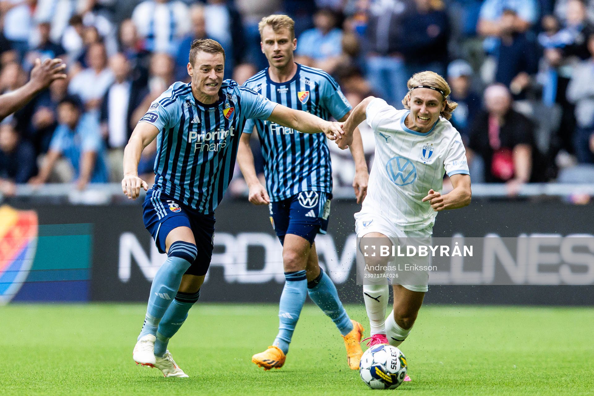 Djurgårdens Jesper Löfgren och Malmö FFs Sebastian Nanasi