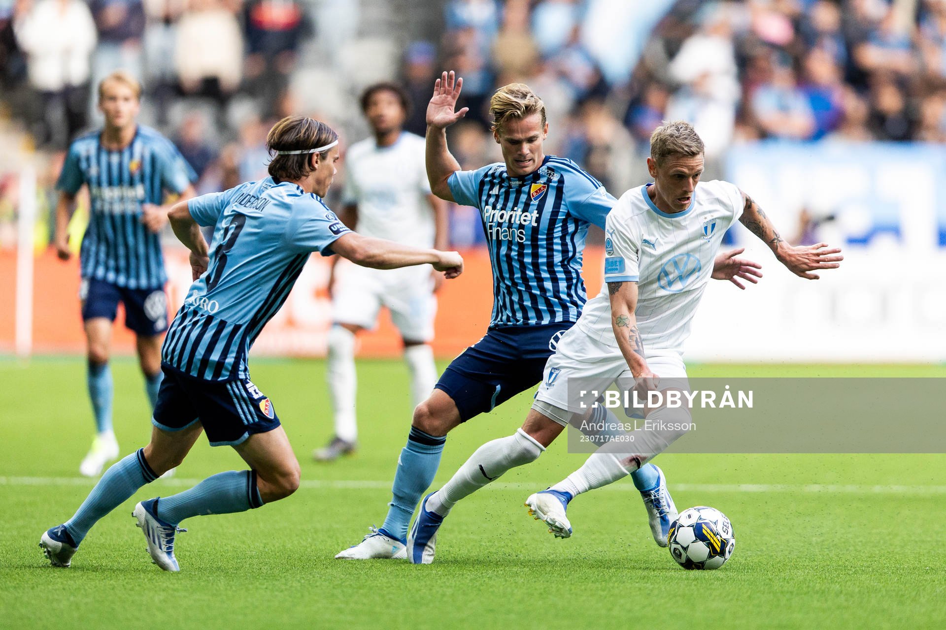 Djurgårdens Elias Andersson och Hampus Finndell mot Malmö