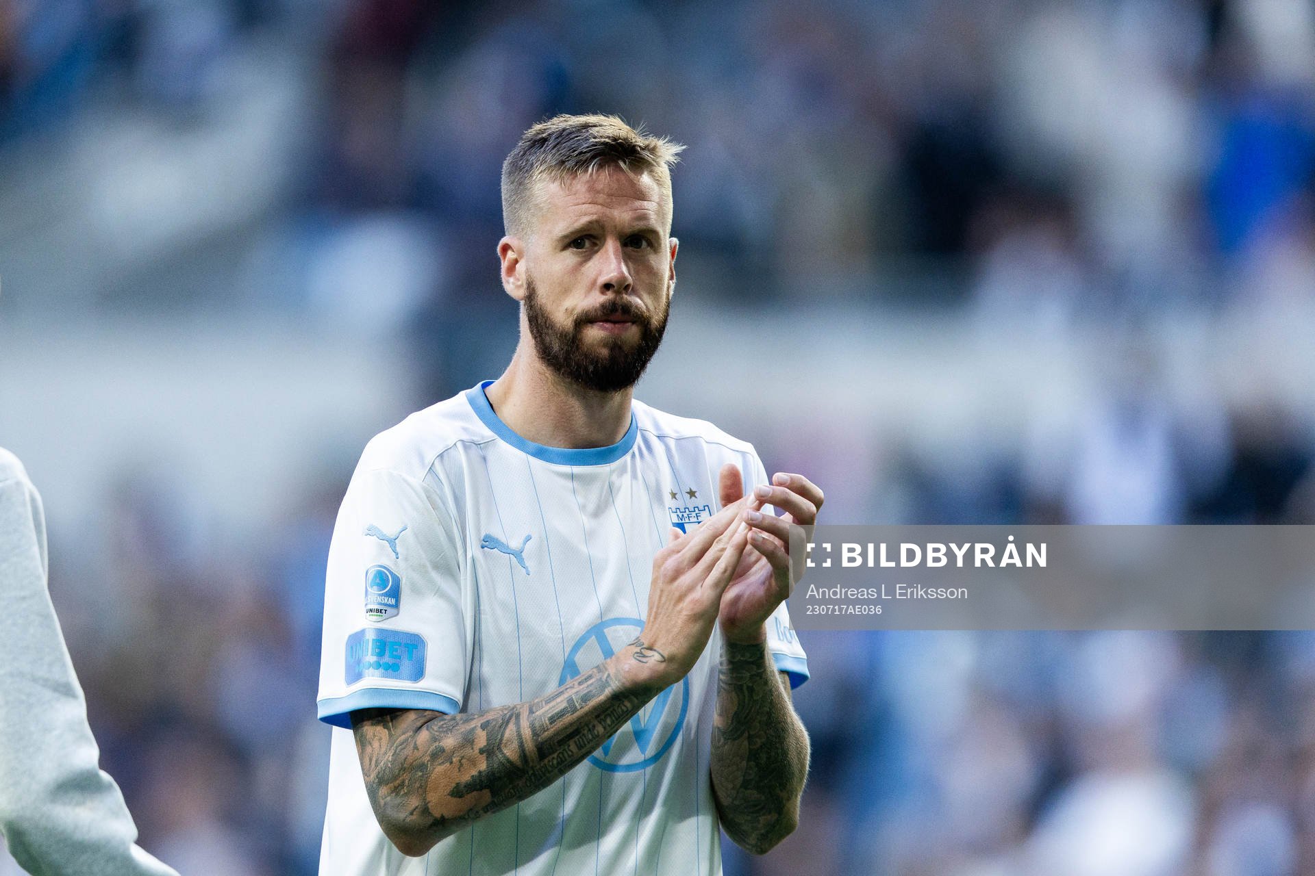 Malmö FFs Pontus Jansson tackar publiken