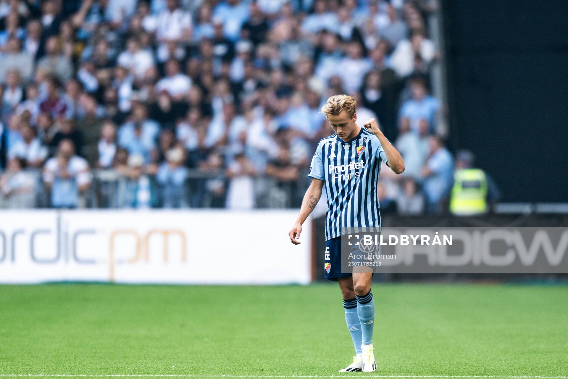 Djurgårdens Oskar Fallenius jublar