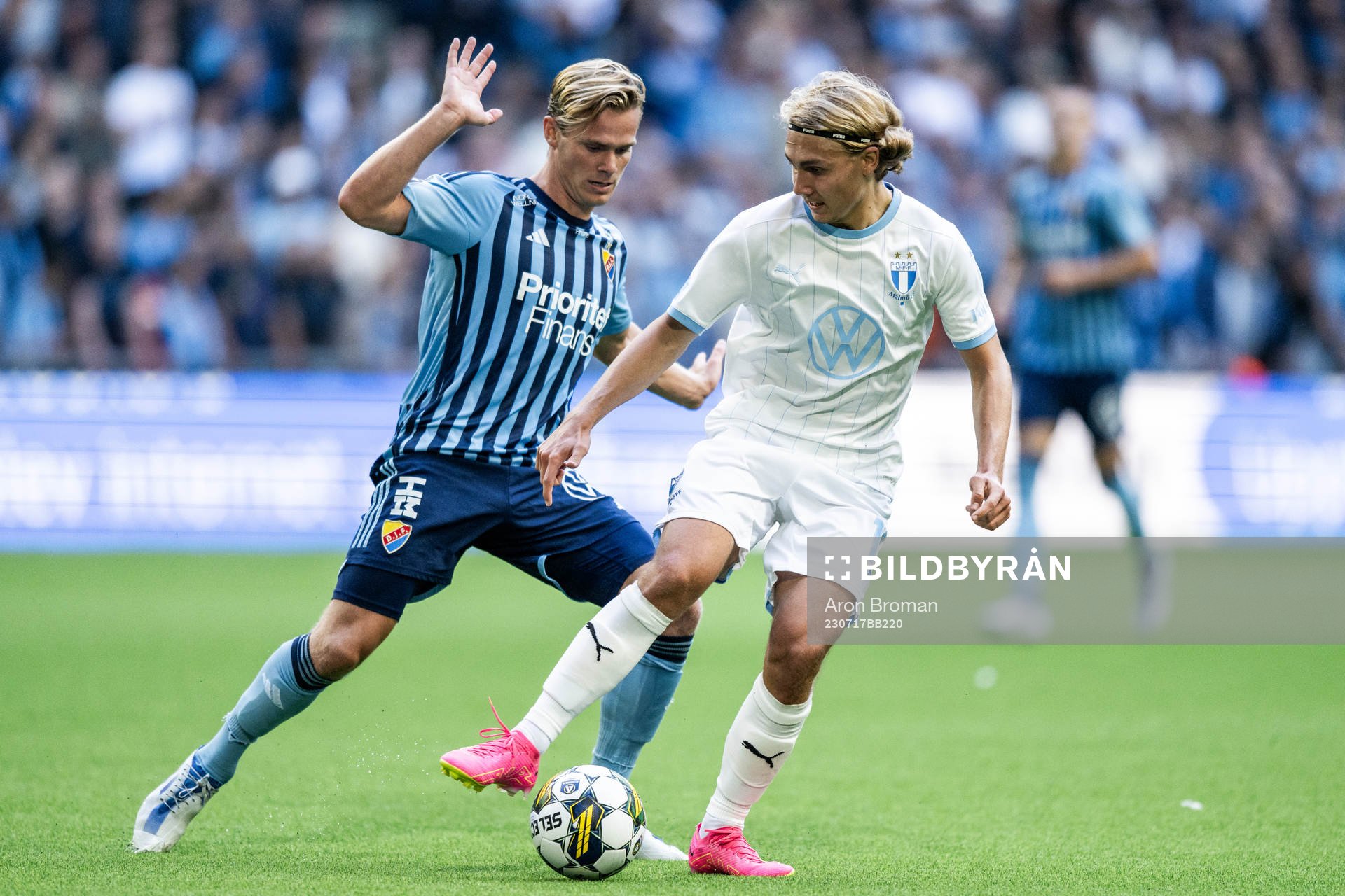 Djurgårdens Hampus Finndell och Malmö FFs Sebastian Nanasi