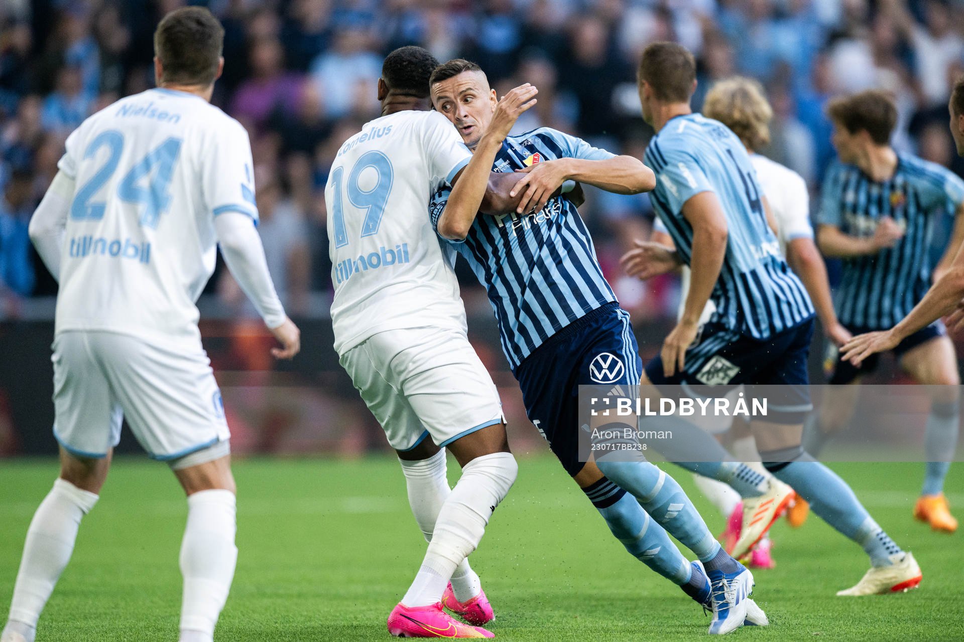 Malmö FFs Derek Cornelius och Djurgårdens Haris Radetinac
