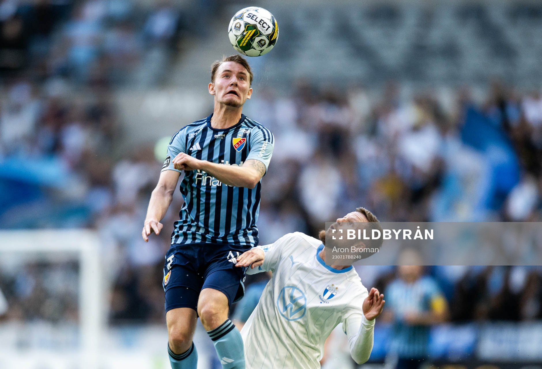 Djurgårdens Noel Milleskog och Malmö FFs Lasse Nielsen