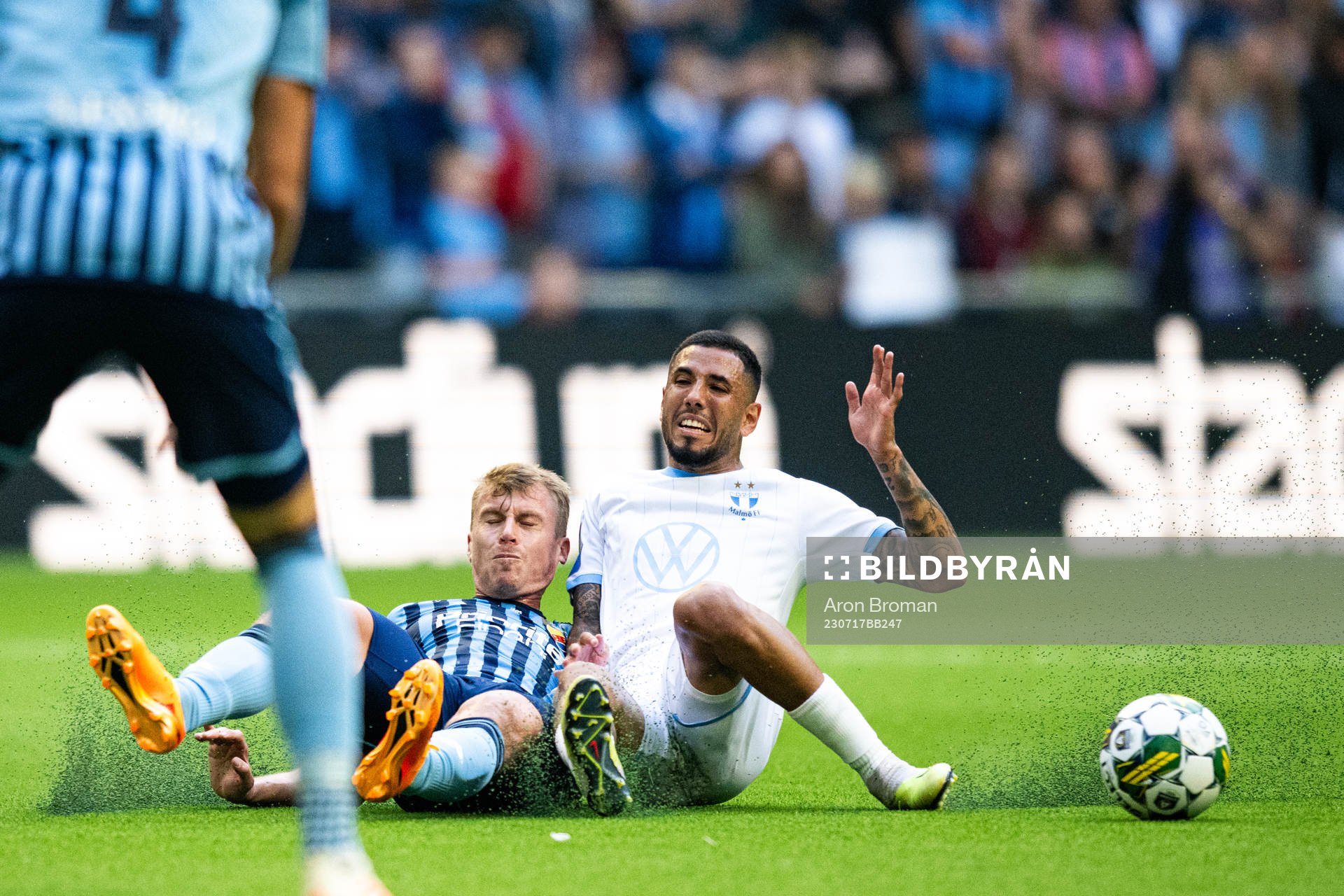 Djurgårdens Rasmus Schuller och Malmö FFs Sergio Pena